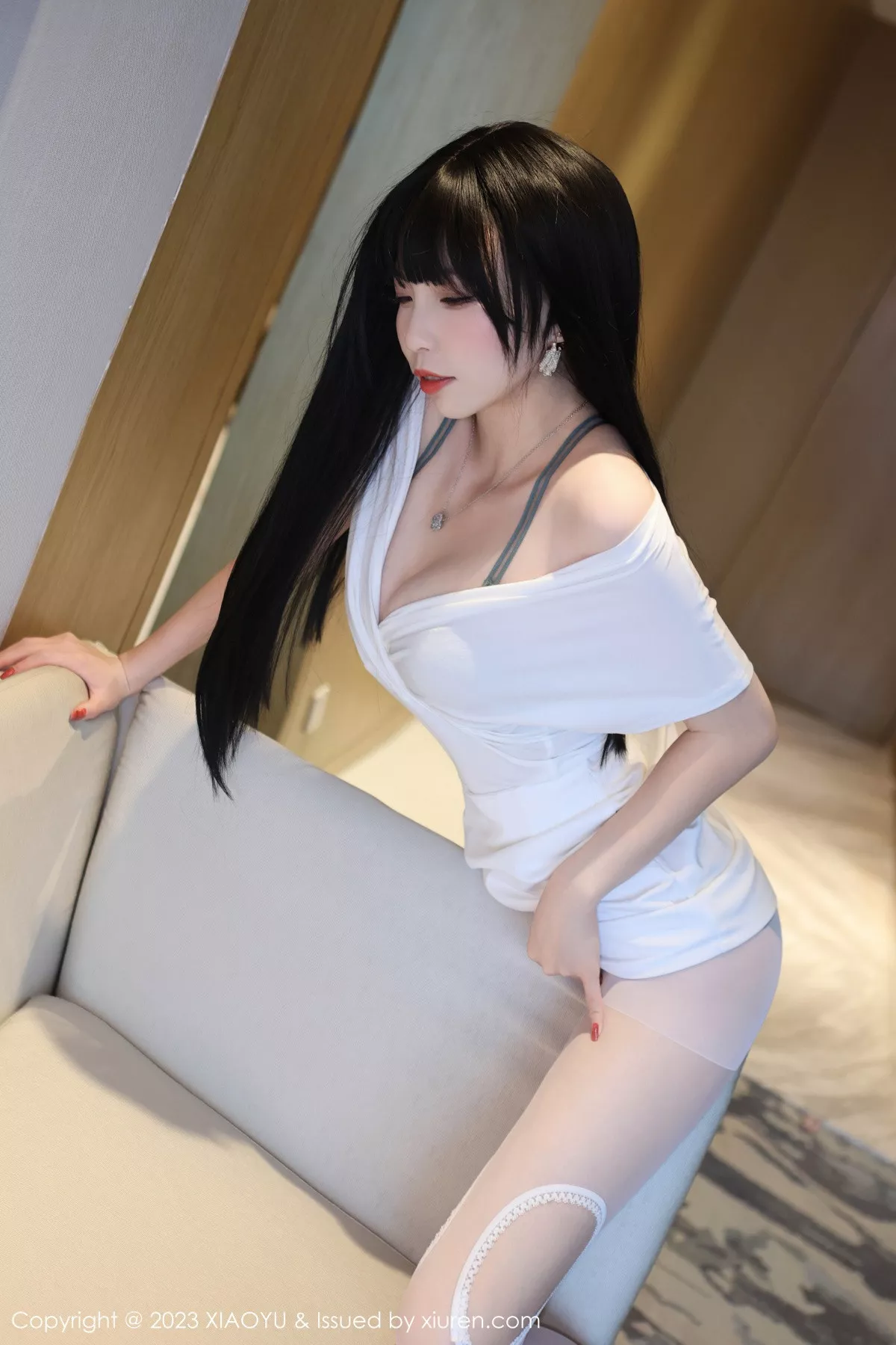 秀人集.com_[XiuRen秀人网]No.6897_模特江七七性感白上衣露墨绿蕾丝内衣配白丝裤袜迷人诱惑写真80P