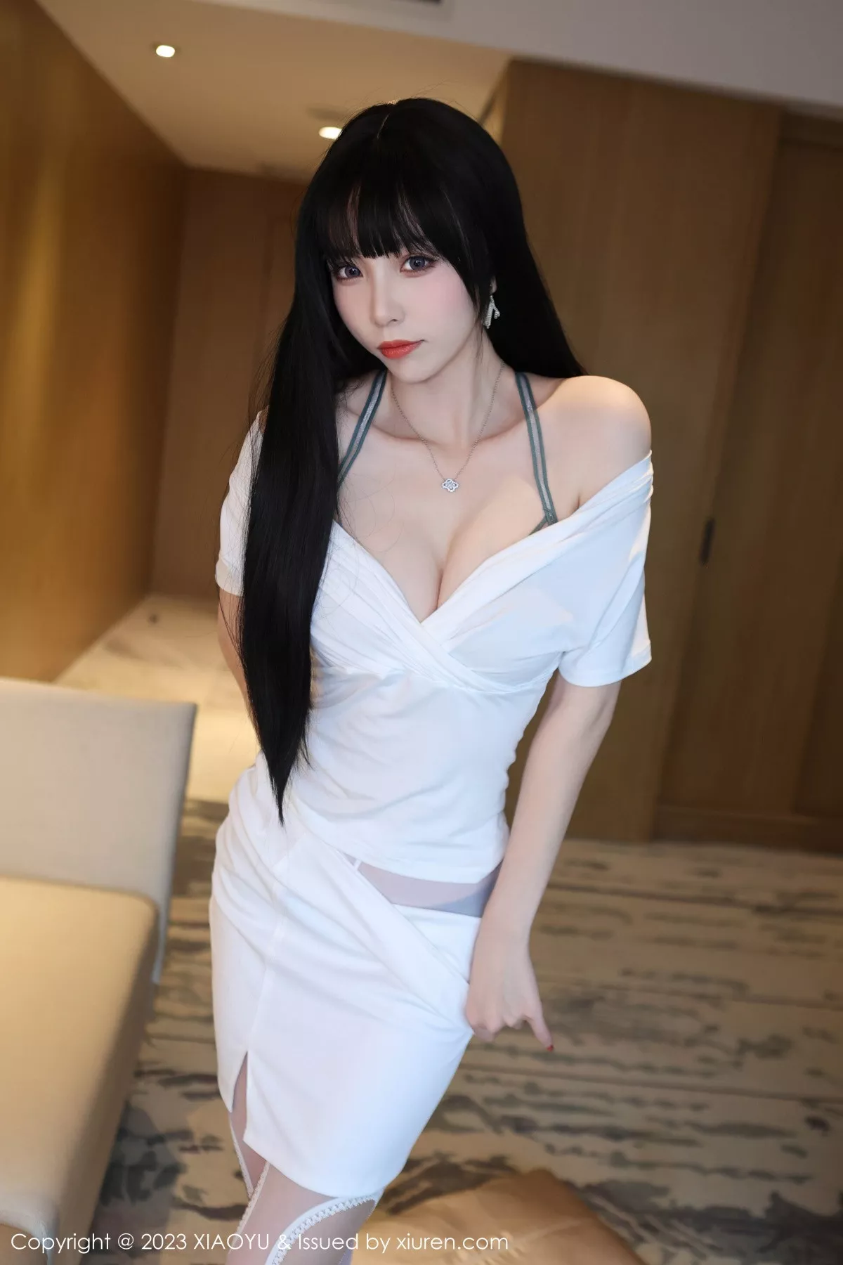 秀人集.com_[XiuRen秀人网]No.6897_模特江七七性感白上衣露墨绿蕾丝内衣配白丝裤袜迷人诱惑写真80P