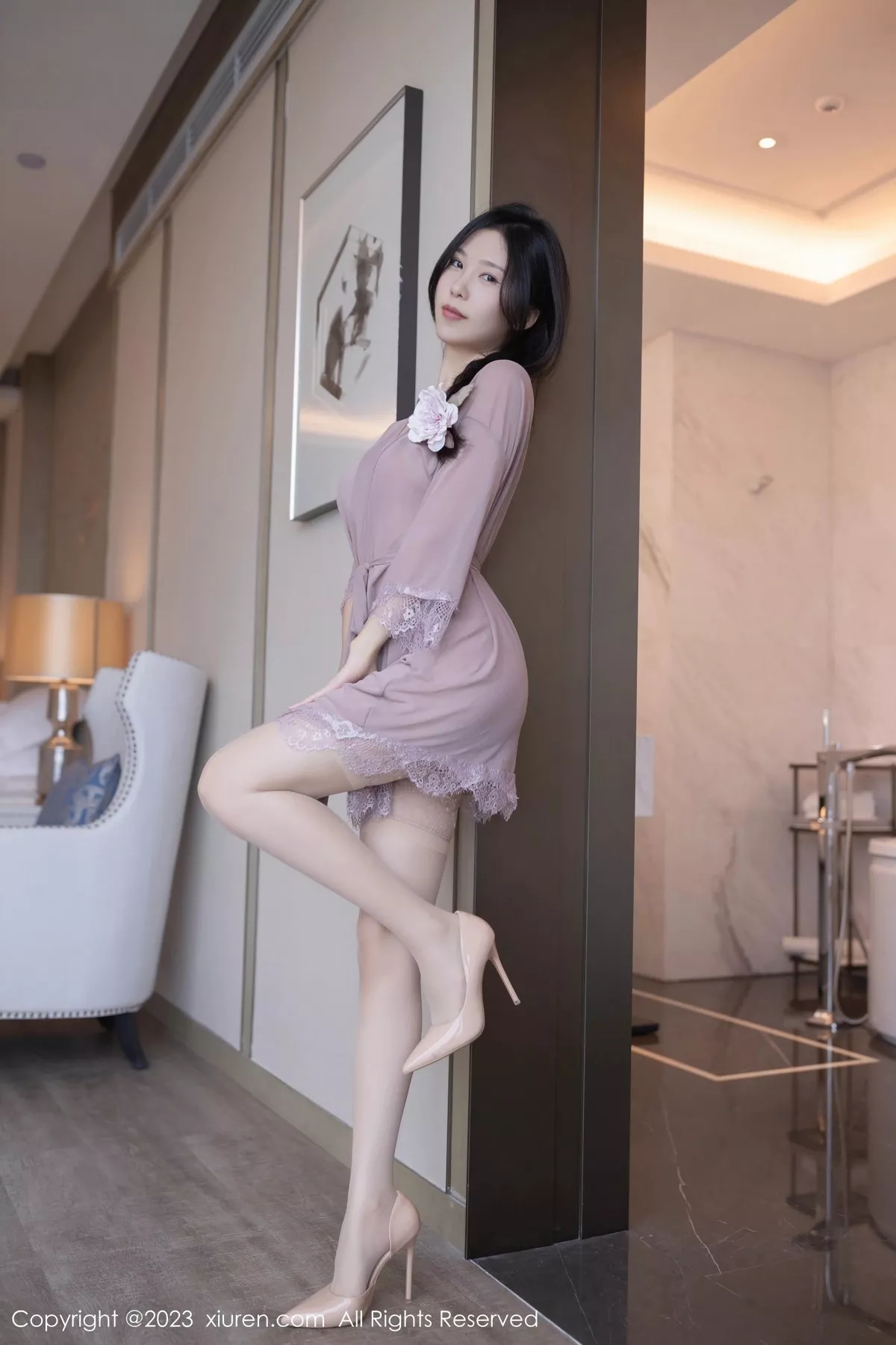 秀人集.com_[XiuRen秀人网]No.6913_模特利世性感紫灰情趣睡裙配原色丝袜秀曼妙身姿迷人诱惑写真67P