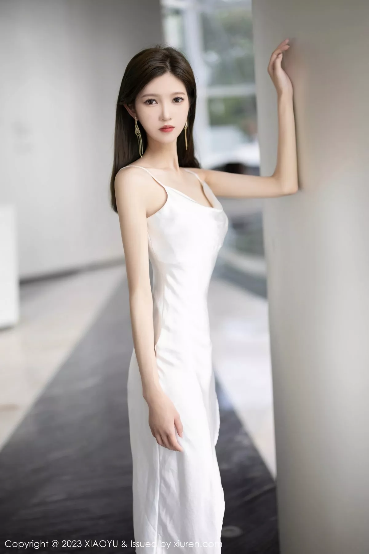 秀人集.com_[XiaoYu画语界]Vol.1050_模特程程程白色吊带长裙+粉红色薄纱布兜秀曼妙身姿诱惑写真88P