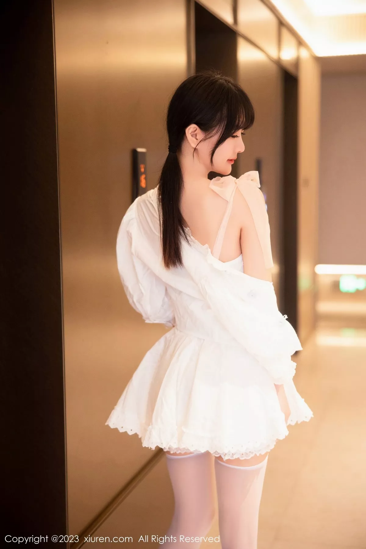 秀人集.com_[XiuRen秀人网]No.6933_模特幼幼白色连衣短裙露性感粉色情趣内衣秀完美身材诱惑写真83P