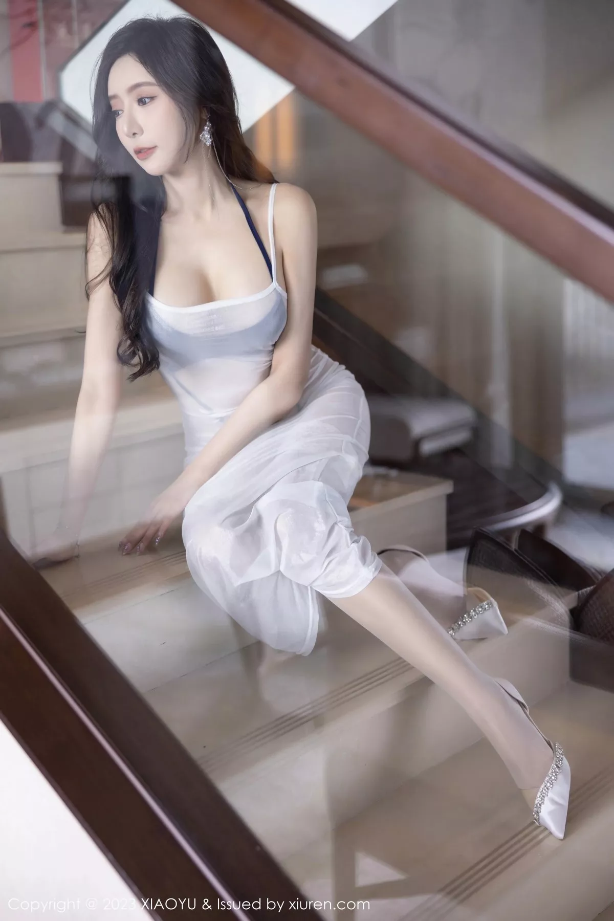 秀人集.com_[XiaoYu画语界]Vol.1052_女神王馨瑶yanni白色轻透连衣裙露情趣内衣秀惹火身材诱惑写真97P