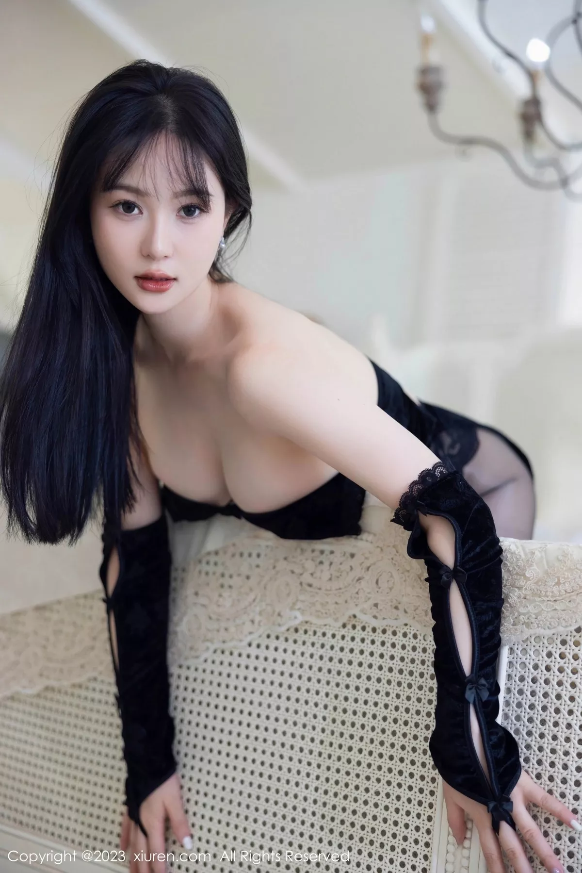 秀人集.com_[XiuRen秀人网]No.6943_模特柚琪Rich性感黑色露肩服饰配超薄黑丝秀曼妙身姿诱惑写真91P