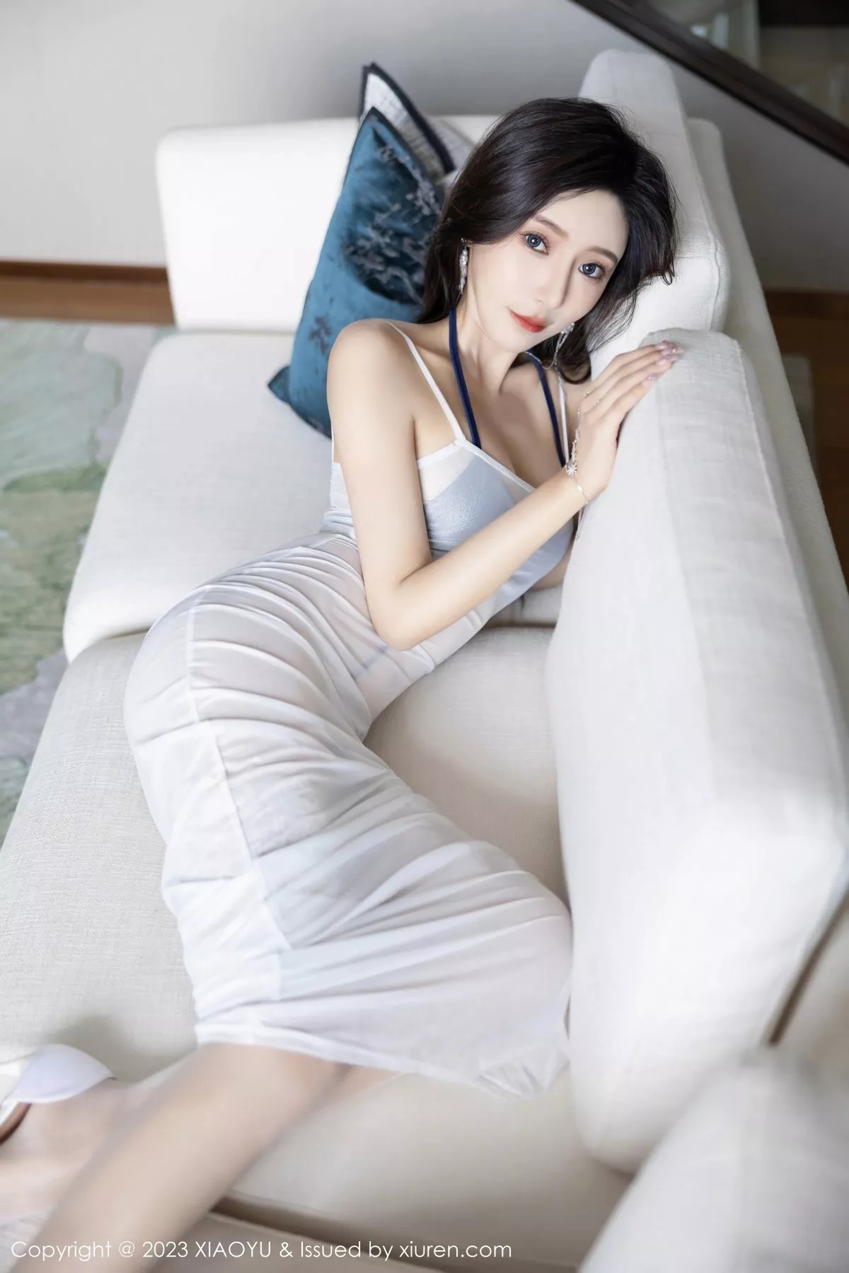 秀人集.com_[XiaoYu画语界]Vol.1052_女神王馨瑶yanni白色轻透连衣裙露情趣内衣秀惹火身材诱惑写真97P
