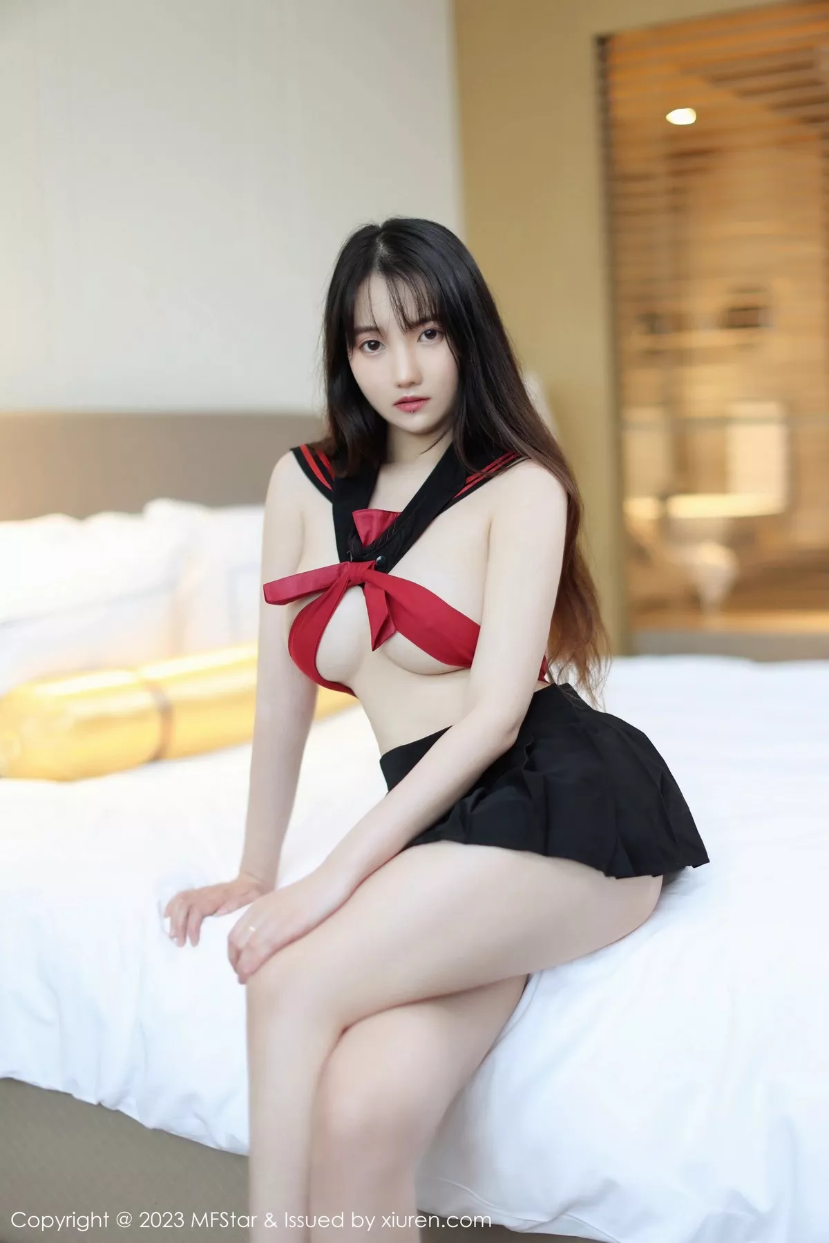 秀人集.com_[MFStar模范学院]Vol.622_模特揉揉肉肉性感红色情趣衣配黑短裙秀丰满身材惹火诱惑写真49P