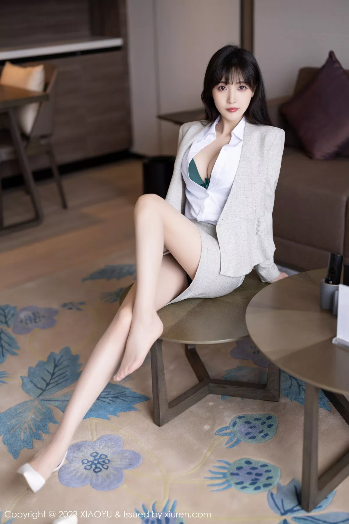 秀人集.com_[XiaoYu画语界]Vol.1034_模特林星阑半脱Ol职业装露性感墨绿色内衣配原色丝袜诱惑写真87P