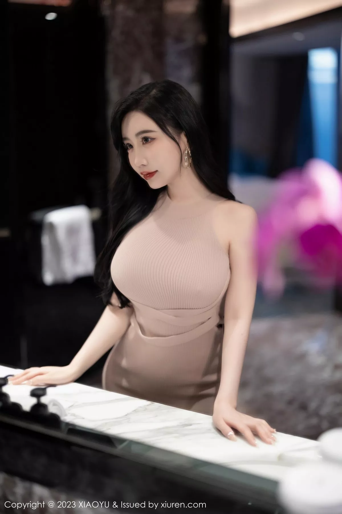 秀人集.com_[XiaoYu画语界]Vol.1035_女神Cherry樱桃酱暖灰色连衣裙配无内肉丝秀完美身材诱惑写真72P