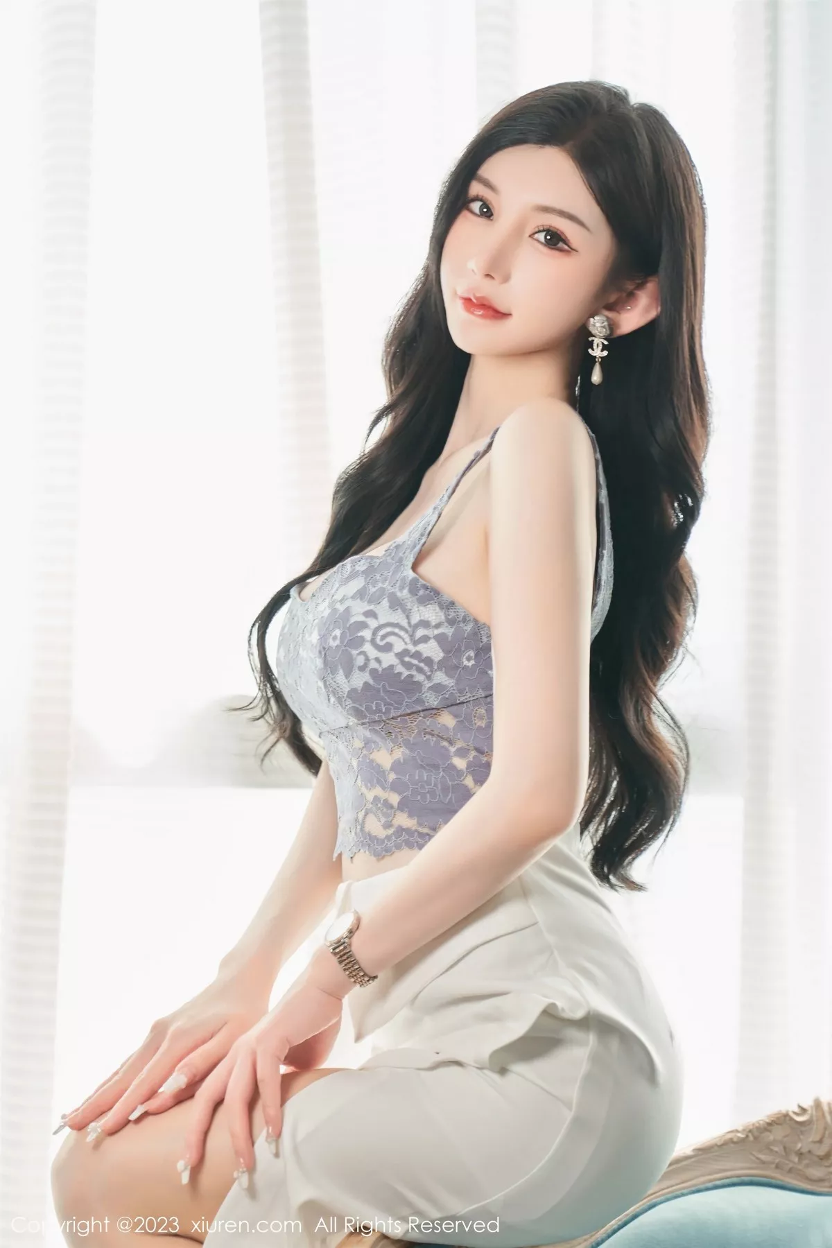 秀人集.com_[XiuRen秀人网]No.6811_女神周于希Sally性感吊带短裙配超薄肉丝秀曼妙身姿诱惑写真100P