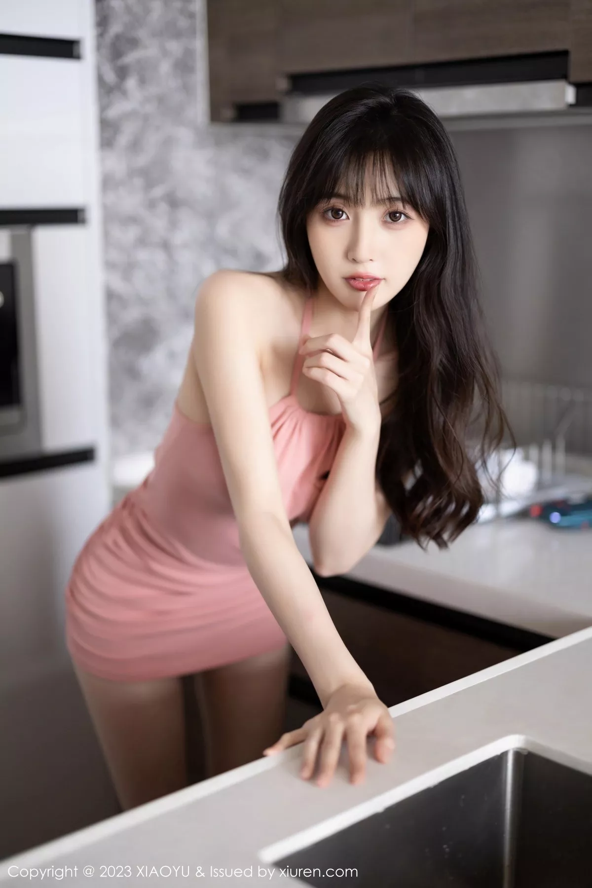 秀人集.com_[XiaoYu画语界]Vol.1038_模特林星阑性感粉色露肩连衣裙配超薄肉丝秀曼妙身姿诱惑写真82P