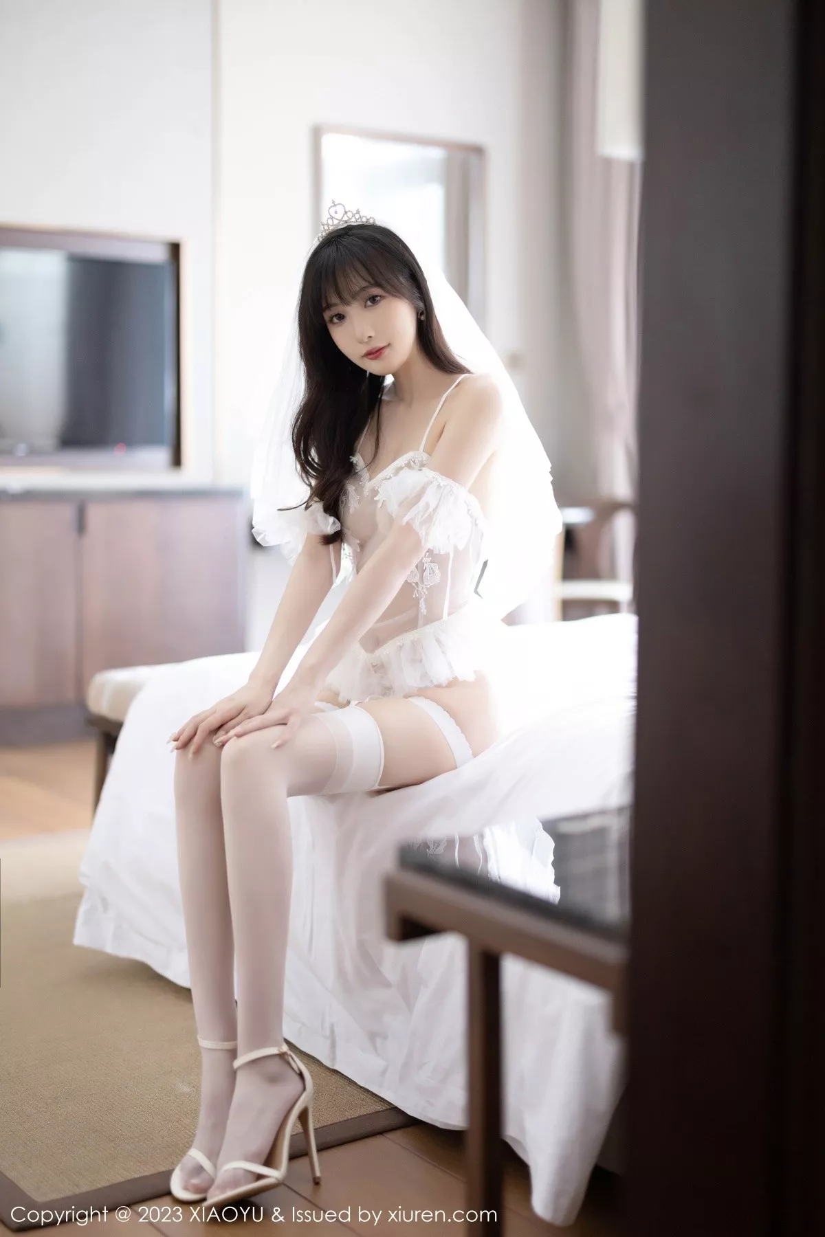 秀人集.com_[XiaoYu画语界]Vol.1058_模特林星阑性感白色薄透婚纱服配白丝吊袜秀曼妙身姿诱惑写真80P