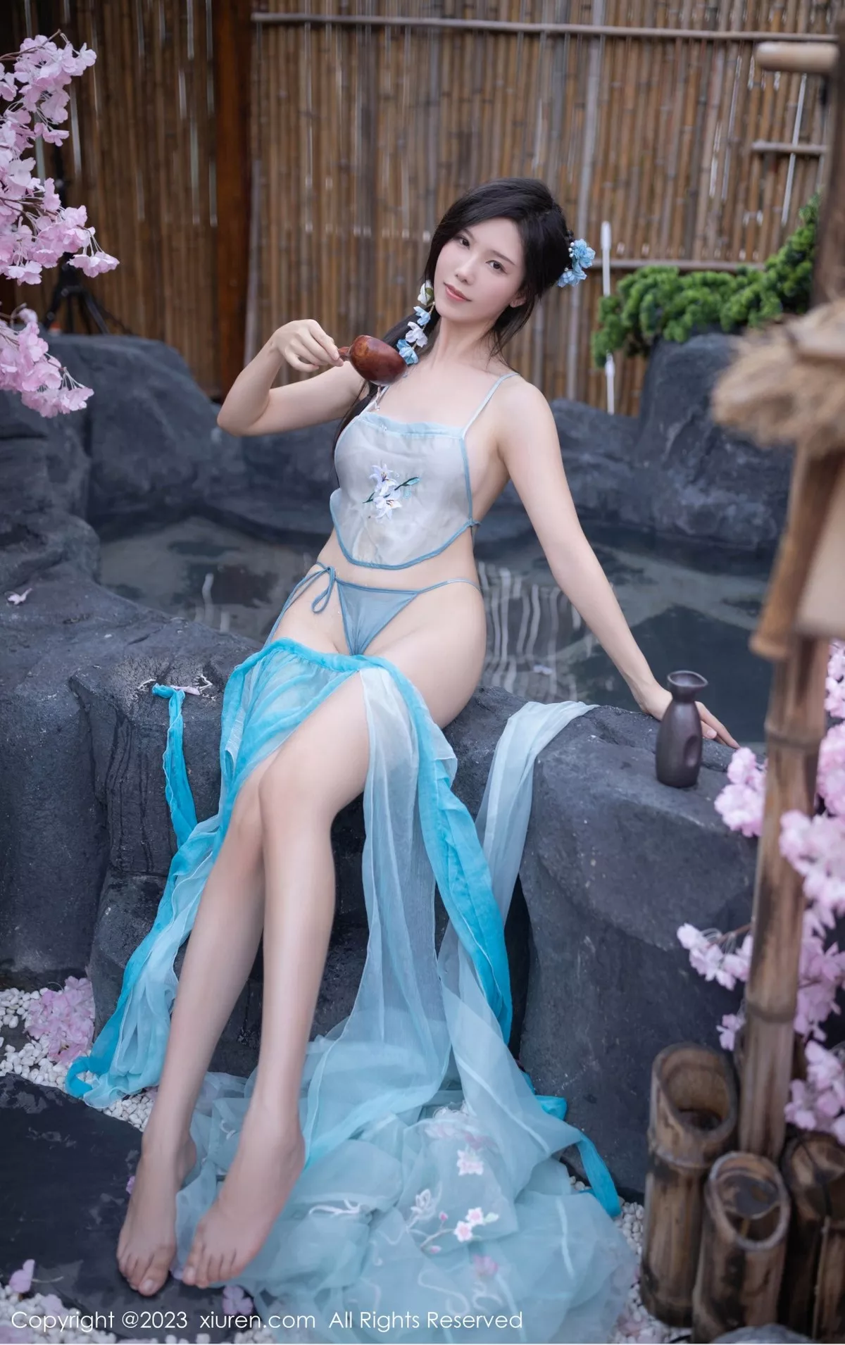 秀人集.com_[XiuRen秀人网]No.6991_模特利世户外温泉性感浅蓝色古装服饰秀曼妙身姿惹火诱惑写真74P