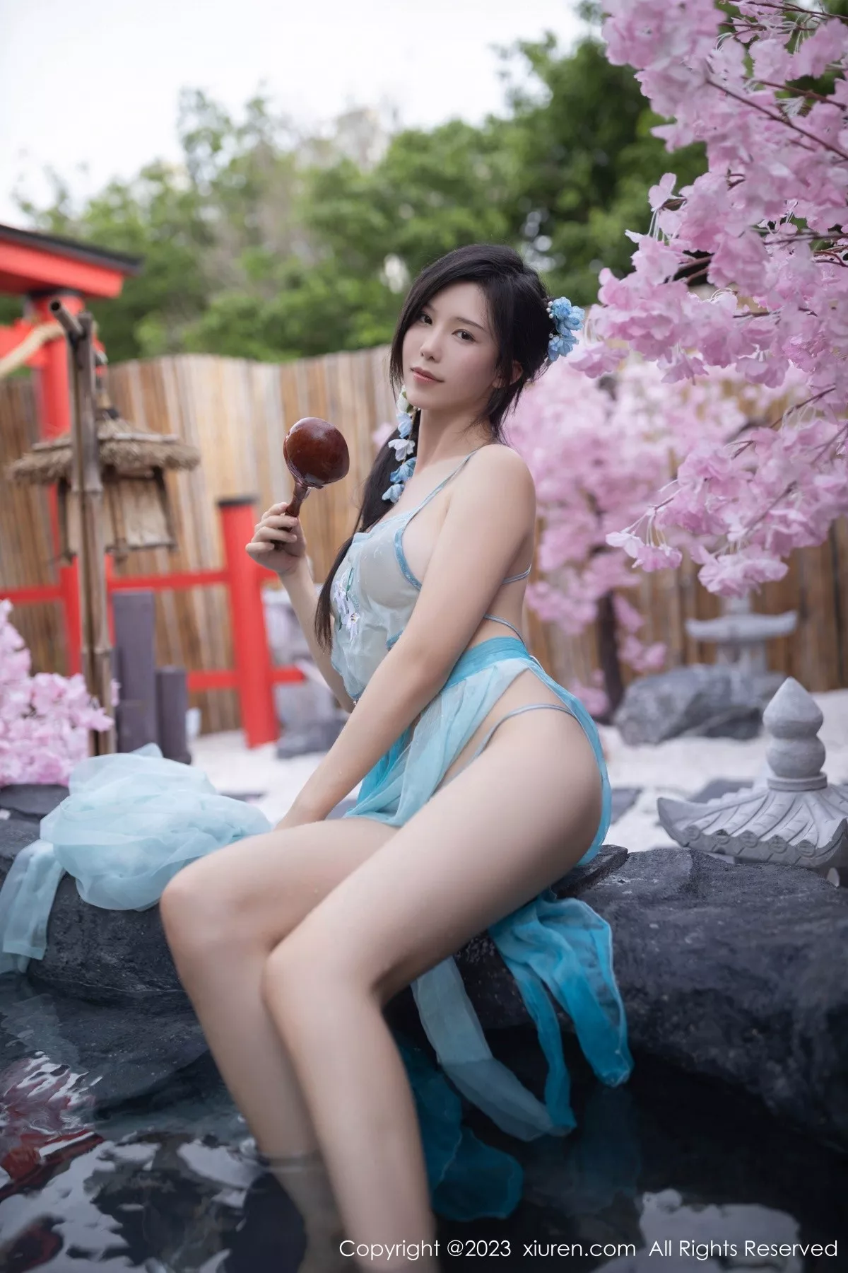 秀人集.com_[XiuRen秀人网]No.6991_模特利世户外温泉性感浅蓝色古装服饰秀曼妙身姿惹火诱惑写真74P