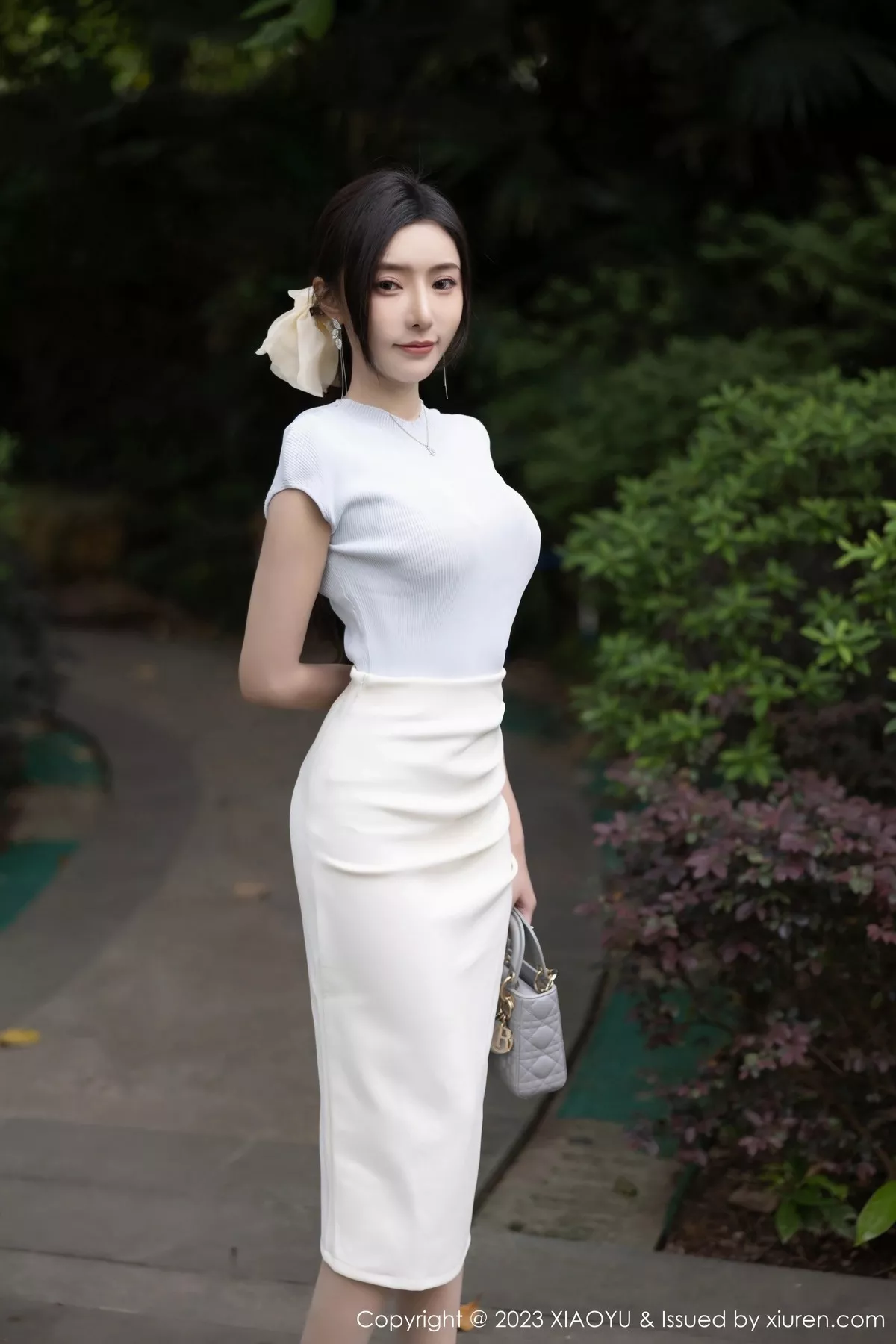 秀人集.com_[XiaoYu画语界]Vol.1059_女神王馨瑶yanni淡粉色内衣配超薄无内肉丝秀惹火身材诱惑写真84P