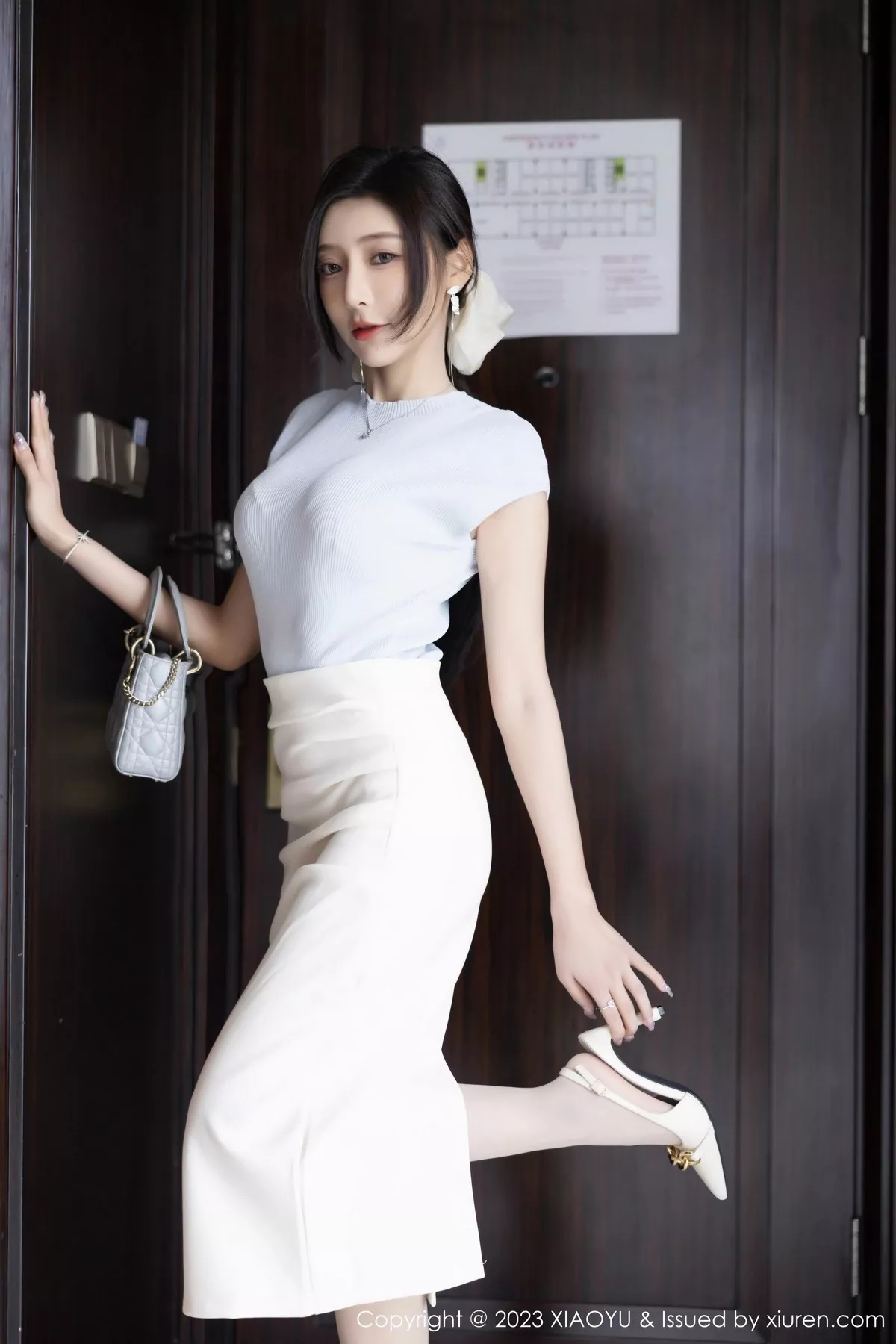 秀人集.com_[XiaoYu画语界]Vol.1059_女神王馨瑶yanni淡粉色内衣配超薄无内肉丝秀惹火身材诱惑写真84P