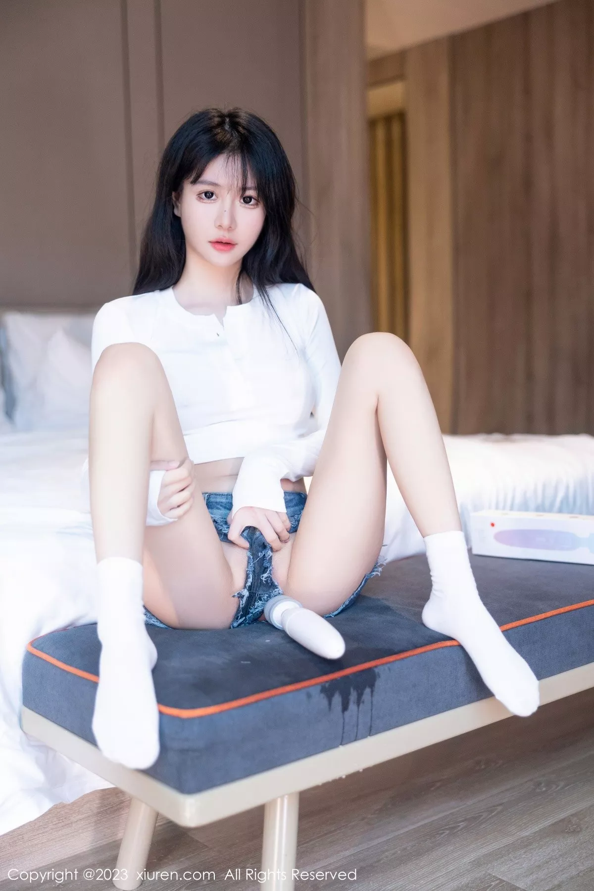 秀人集.com_[XiuRen秀人网]No.7010_模特幼幼性感白色上衣配破烂牛仔短裤秀完美身材撩人诱惑写真88P
