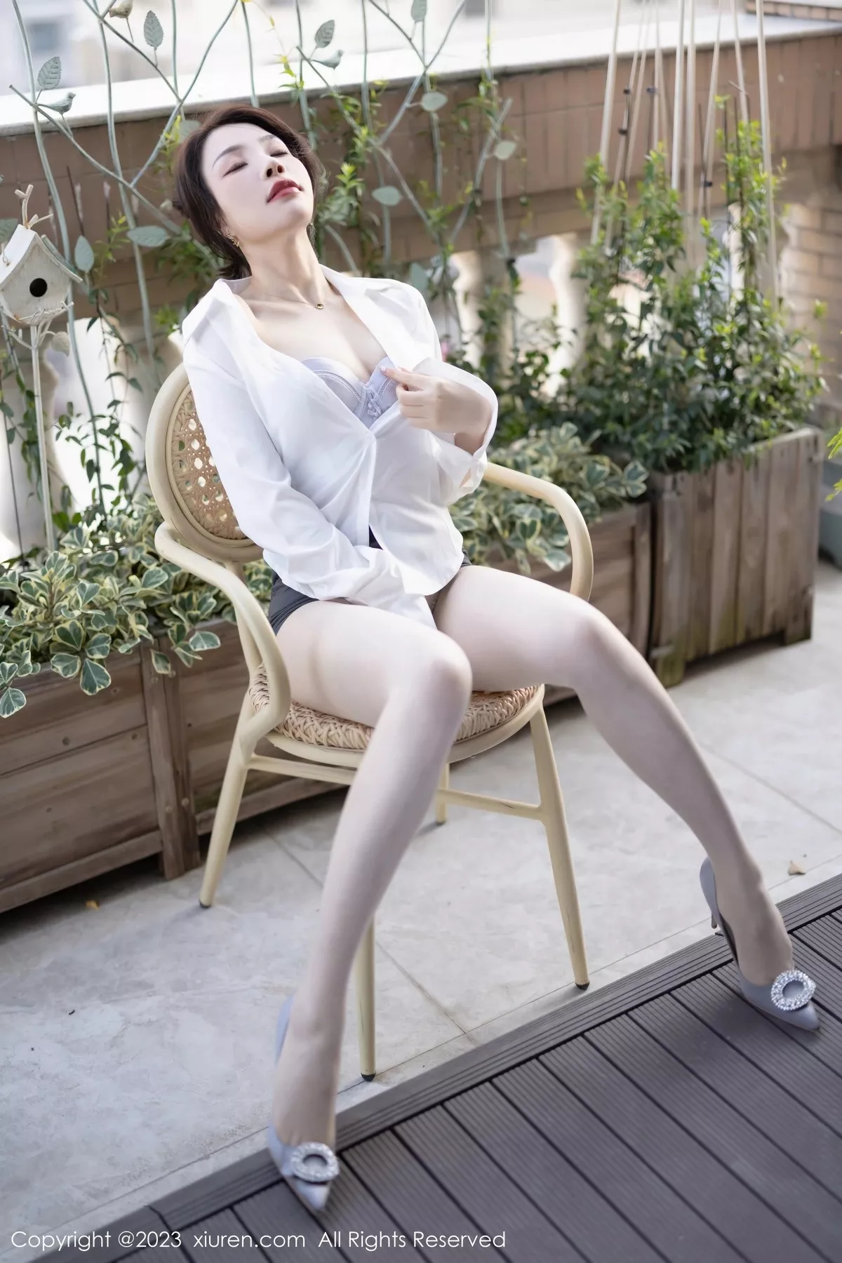 秀人集.com_[XiuRen秀人网]No.7002_女神徐莉芝Booty白上衣配灰短裙露浅色内衣秀曼妙身姿诱惑写真84P