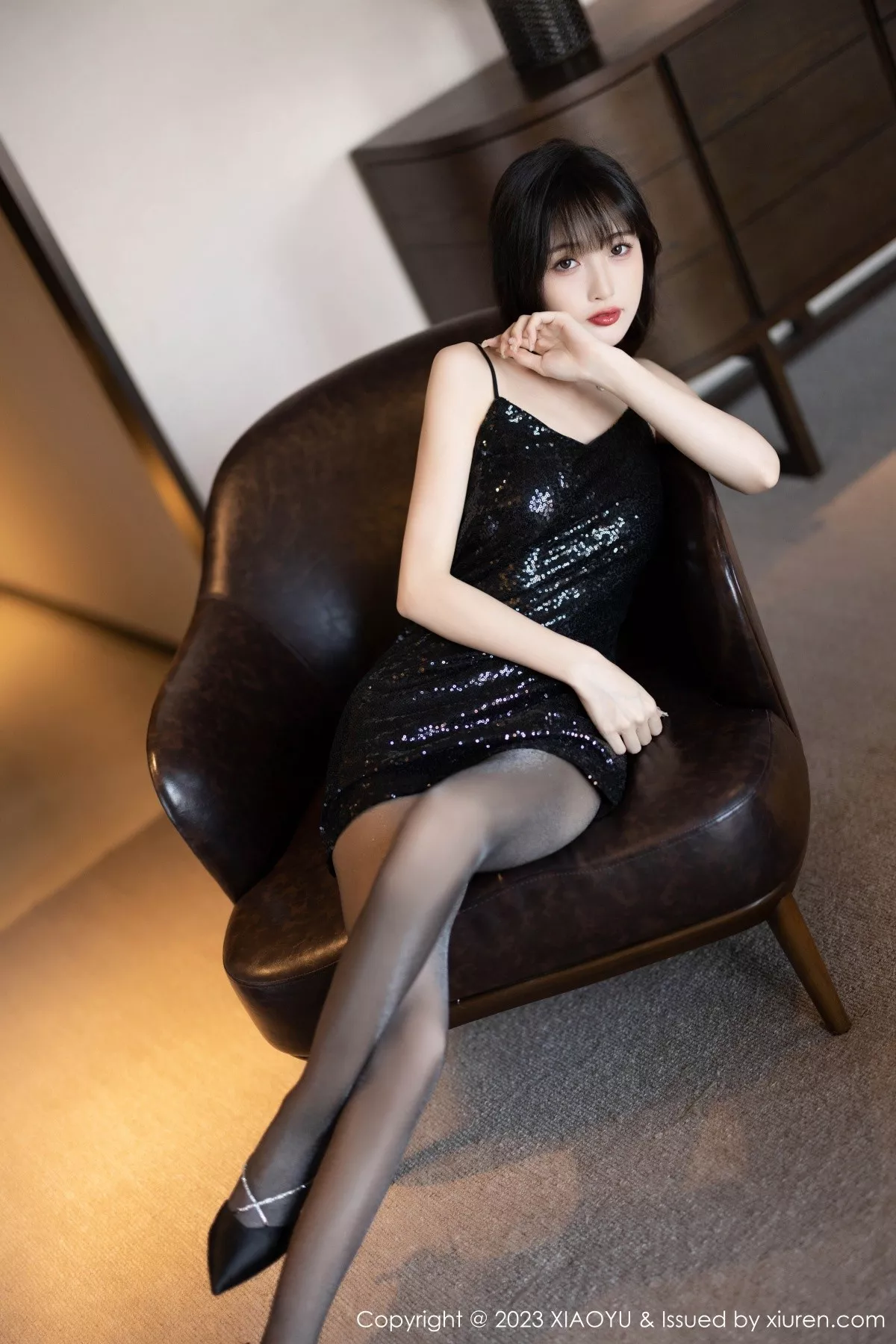 秀人集.com_[XiaoYu画语界]Vol.1061_模特林星阑性感黑色吊带裙配超薄无内黑丝秀曼妙身姿诱惑写真83P