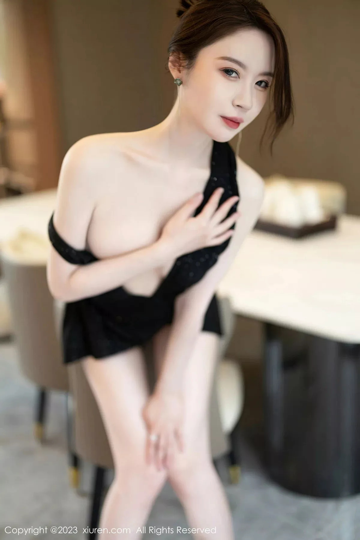 秀人集.com_[XiuRen秀人网]No.7031_模特梦心玥脱黑色长裙露性感白色比基尼服秀曼妙身姿诱惑写真85P