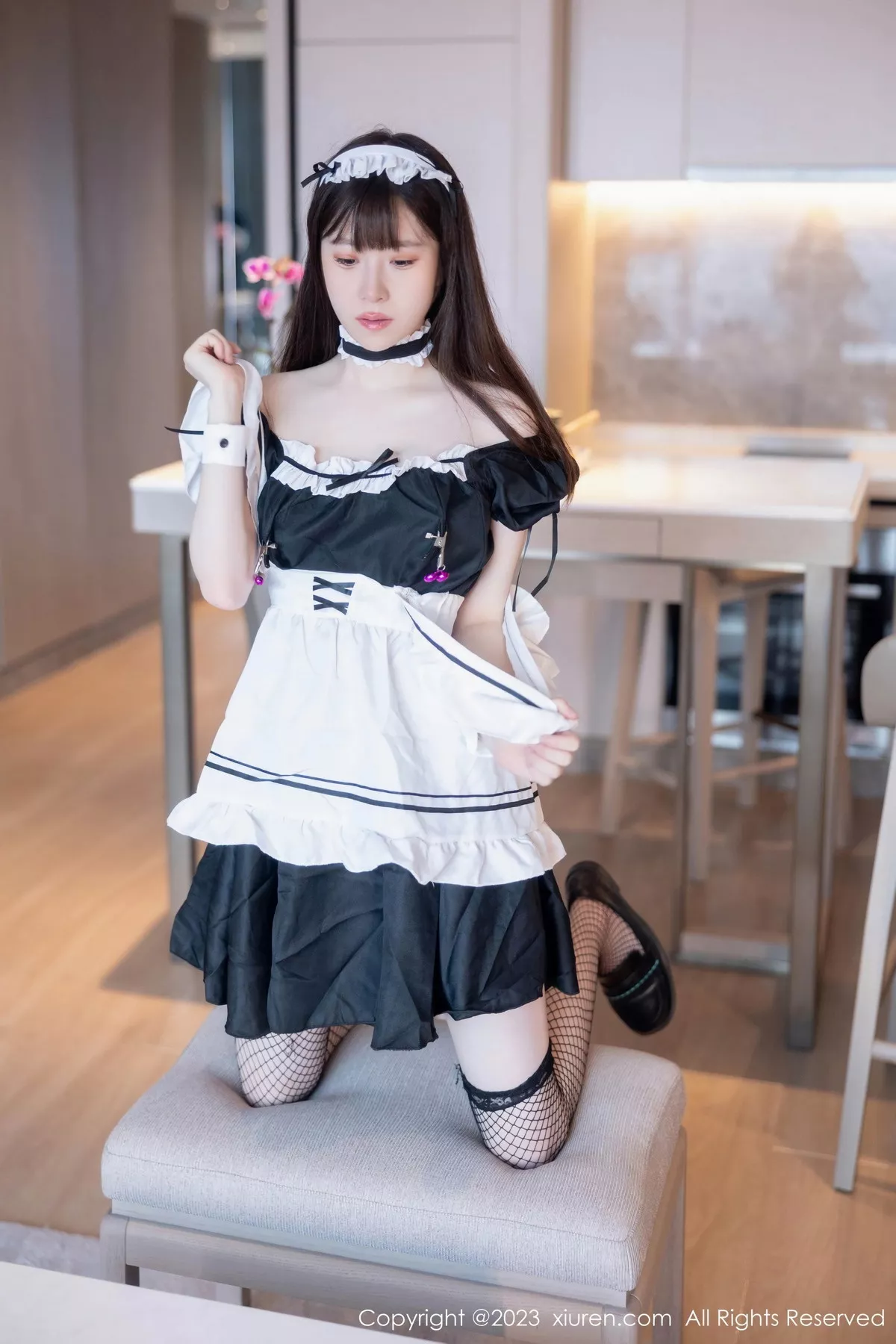 秀人集.com_[XiuRen秀人网]No.7034_模特林悠悠性感黑色女仆服饰配黑色网格袜秀曼妙身姿诱惑写真84P