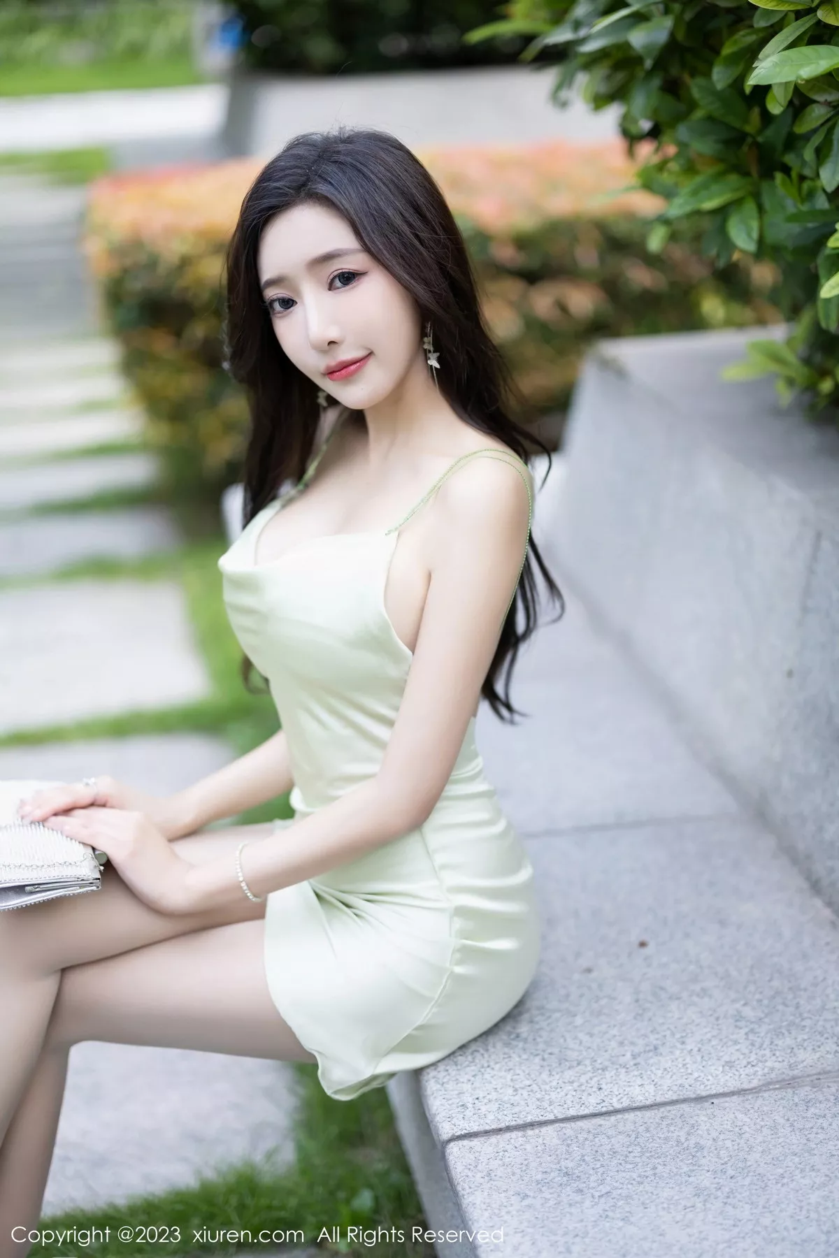 秀人集.com_[XiuRen秀人网]No.7077_女神王馨瑶yanni红色蕾丝睡衣配超薄无内肉丝秀惹火身材诱惑写真90P