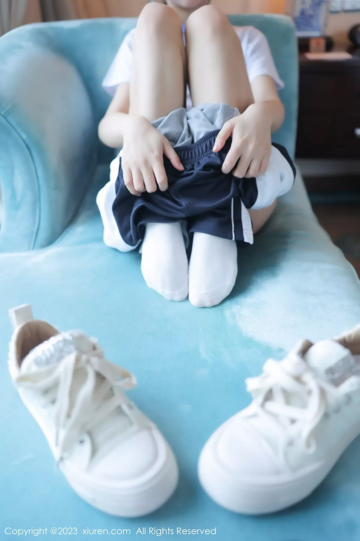 秀人集.com_[XiuRen秀人网]No.7085_模特幼幼性感学妹装扮半脱露蕾丝内衣秀完美身材迷人诱惑写真102P