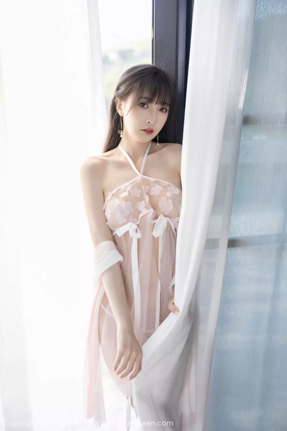 秀人集.com_[XiaoYu画语界]Vol.1071_模特林星阑性感浅色薄纱服饰+蓝杏色旗袍服秀曼妙身姿诱惑写真93P