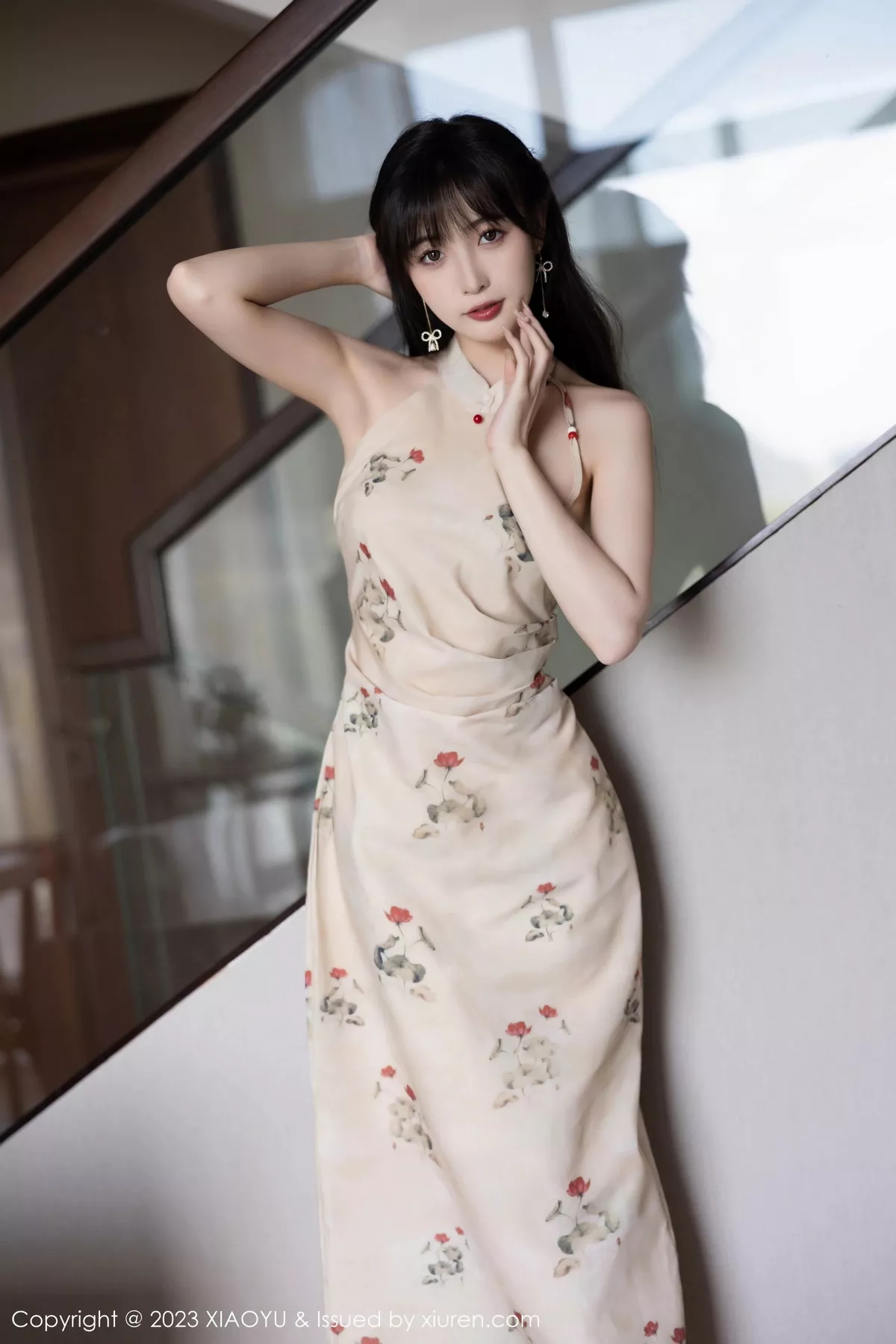 秀人集.com_[XiaoYu画语界]Vol.1071_模特林星阑性感浅色薄纱服饰+蓝杏色旗袍服秀曼妙身姿诱惑写真93P