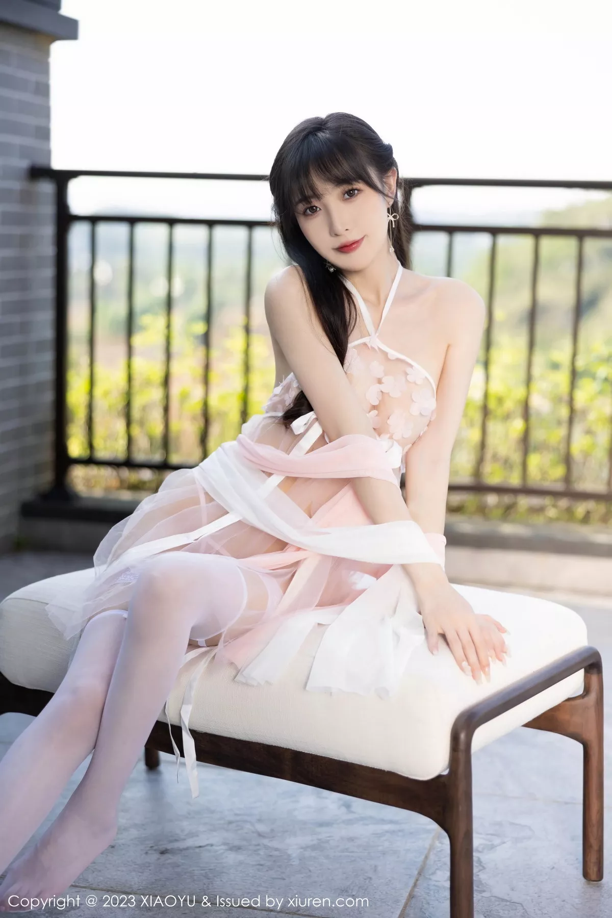 秀人集.com_[XiaoYu画语界]Vol.1071_模特林星阑性感浅色薄纱服饰+蓝杏色旗袍服秀曼妙身姿诱惑写真93P