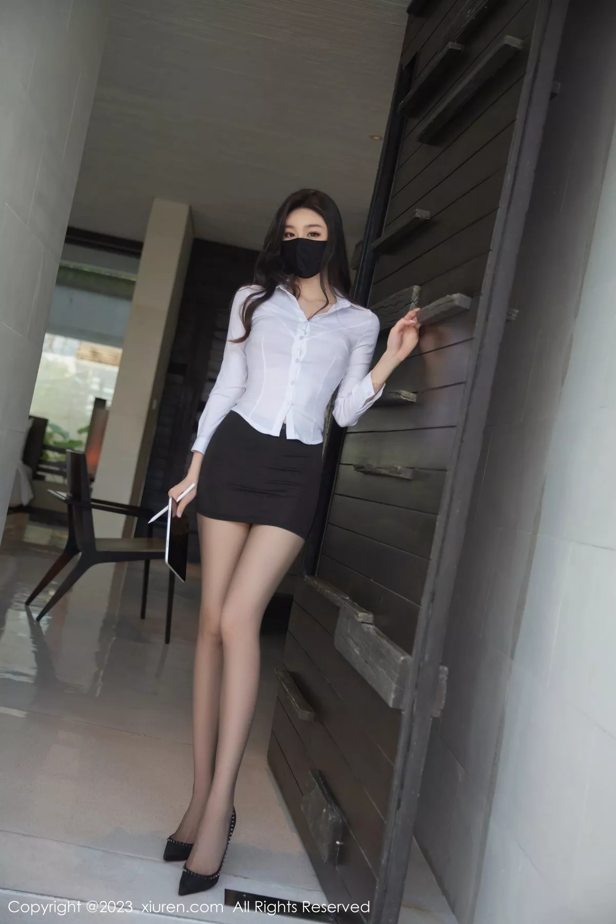秀人集.com_[XiuRen秀人网]No.6960_模特是小逗逗性感白T配黑色短裙露红色蕾丝内衣完美诱惑写真78P