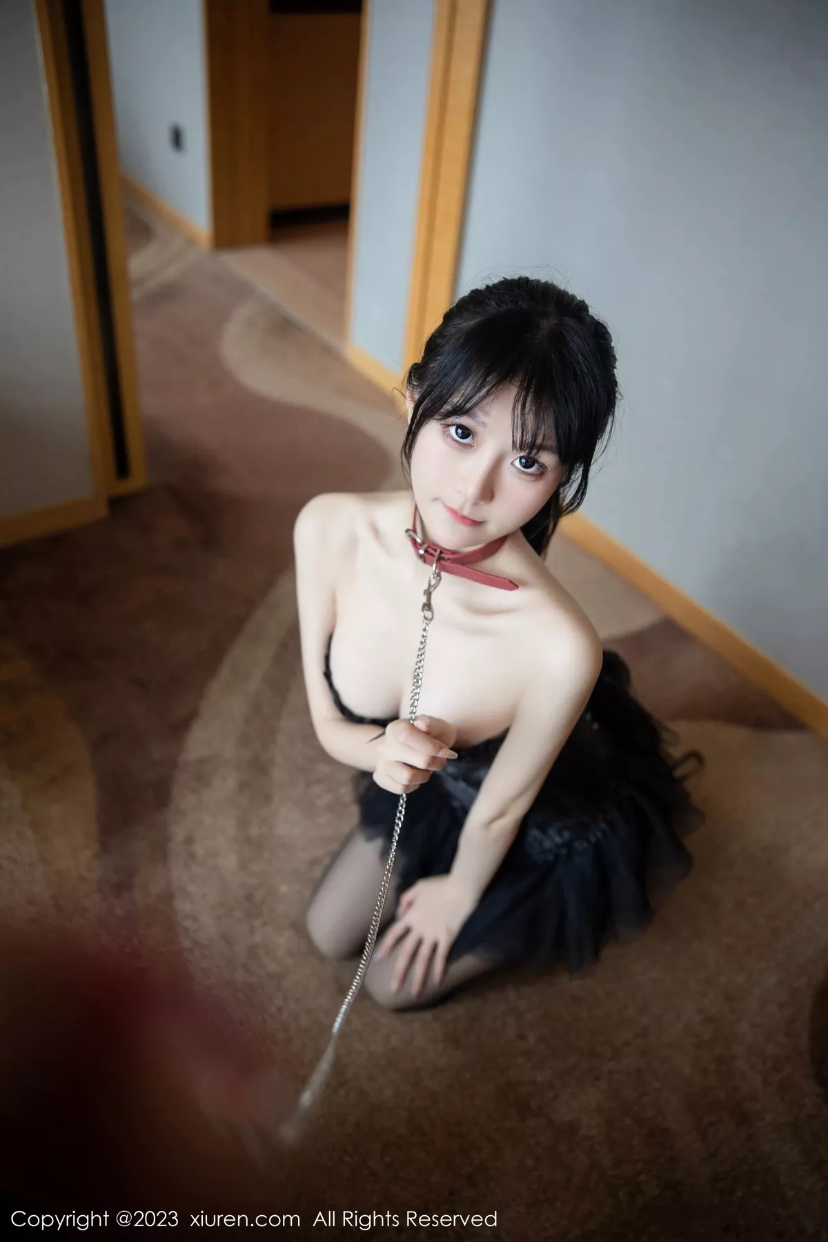 秀人集.com_[XiuRen秀人网]No.6961_模特幼幼性感黑色露肩礼裙配超薄黑丝秀完美身材惹火诱惑写真82P