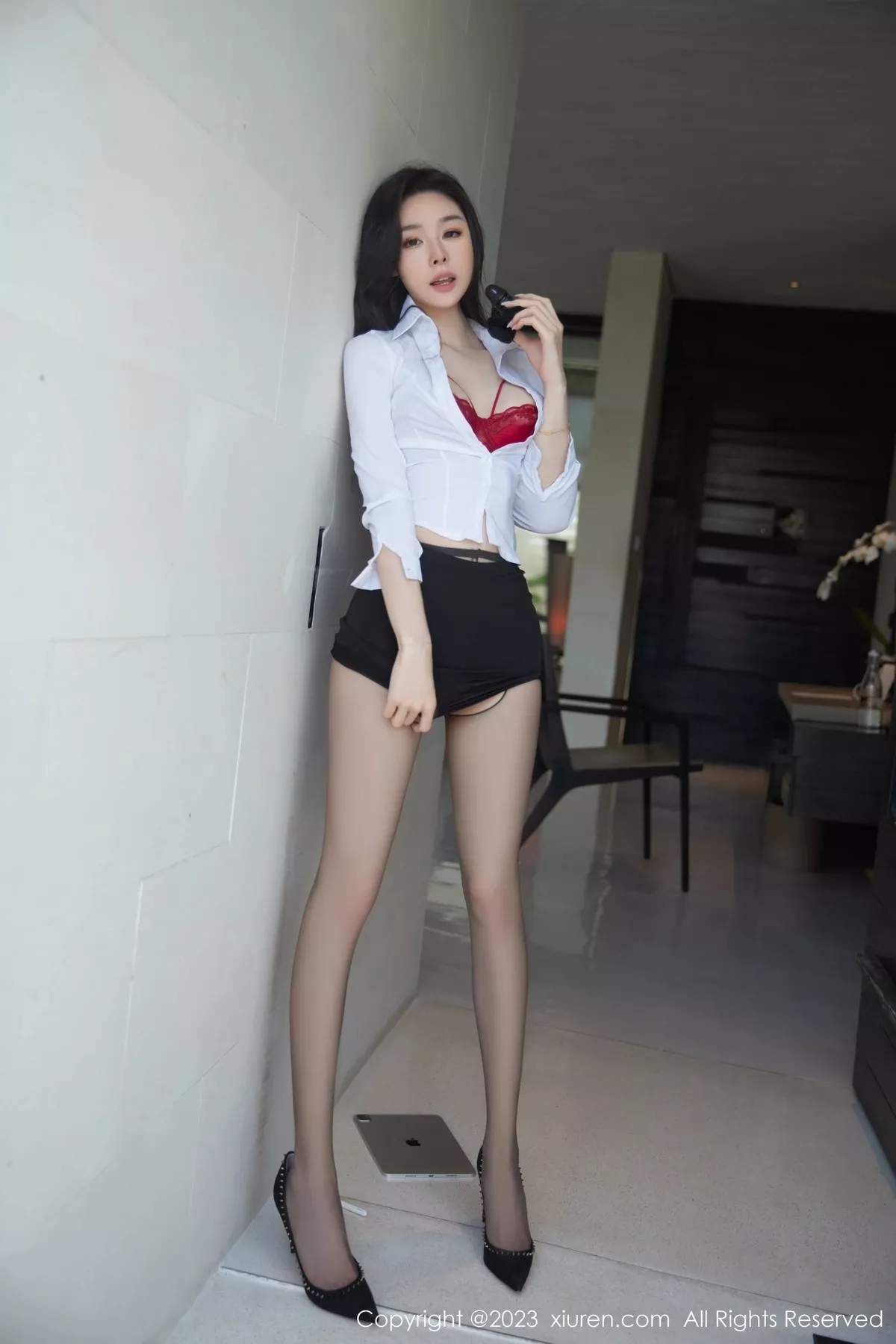 秀人集.com_[XiuRen秀人网]No.6960_模特是小逗逗性感白T配黑色短裙露红色蕾丝内衣完美诱惑写真78P