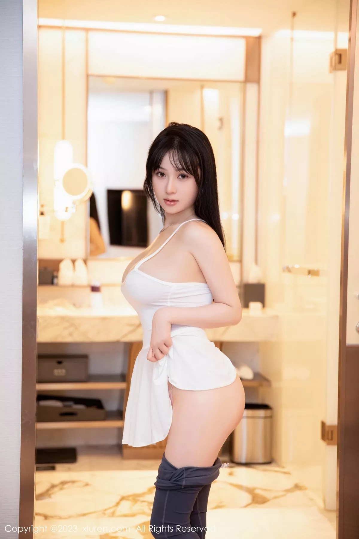 秀人集.com_[XiuRen秀人网]No.6968_模特柚琪Rich浴室场景性感白色轻透吊带服秀丰满身材诱惑写真83P