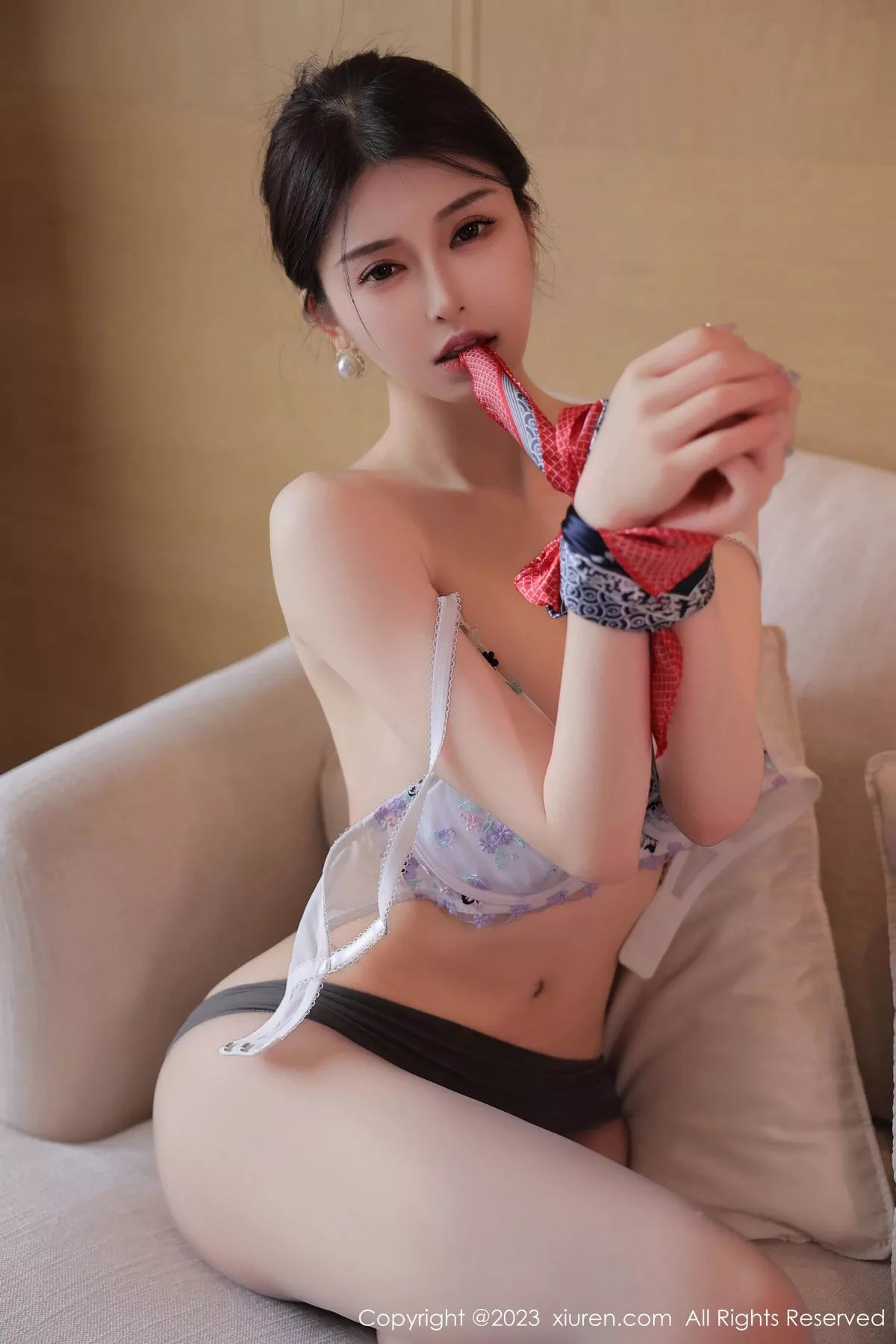 秀人集.com_[XiuRen秀人网]No.6966_模特玉兔miki脱深蓝空姐制服露性感浅色内衣秀完美身材诱惑写真90P