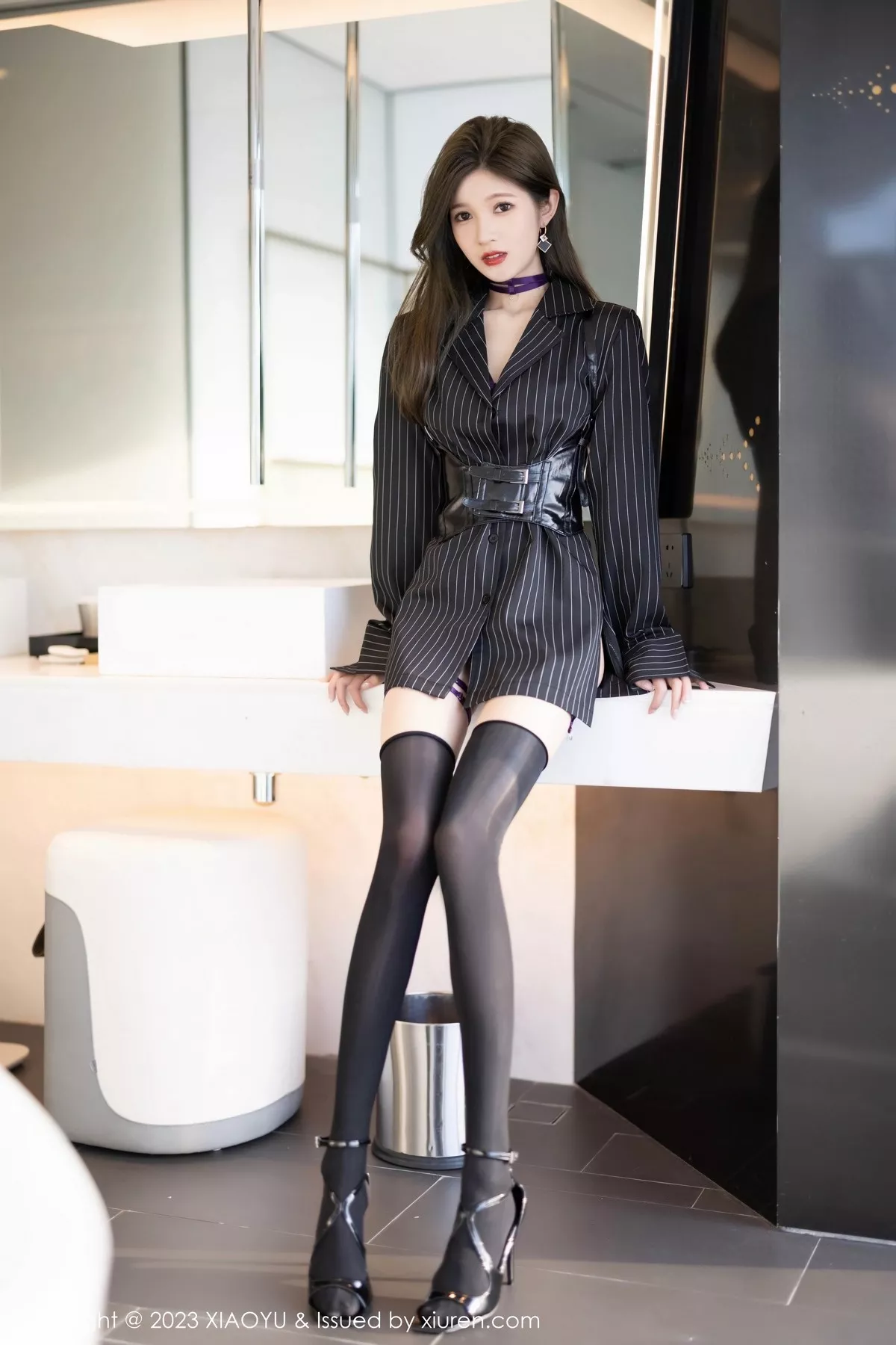 秀人集.com_[XiaoYu画语界]Vol.1056_模特程程程脱深色条纹服露性感紫色情趣内衣秀完美身材诱惑写真88P