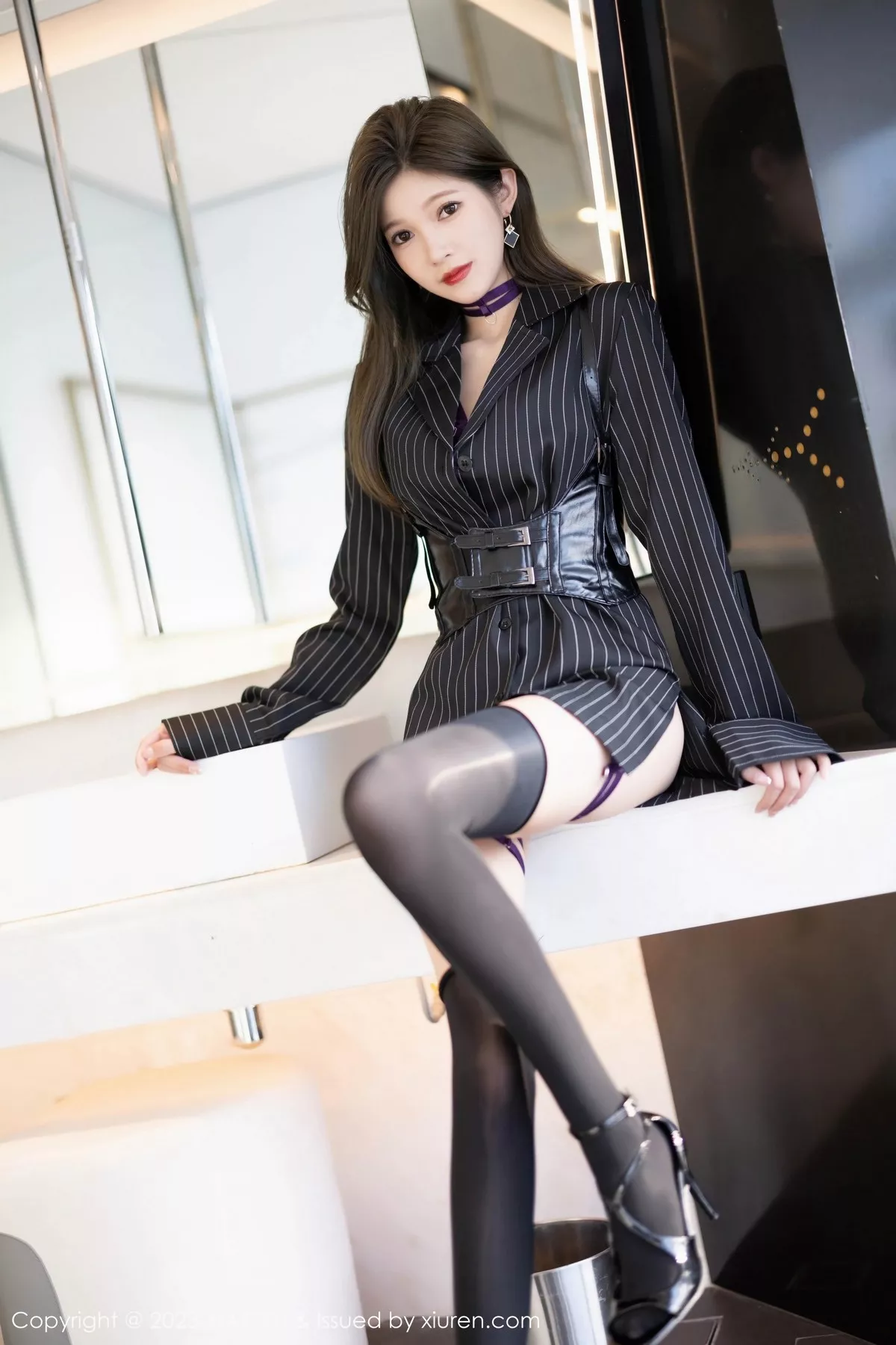 秀人集.com_[XiaoYu画语界]Vol.1056_模特程程程脱深色条纹服露性感紫色情趣内衣秀完美身材诱惑写真88P