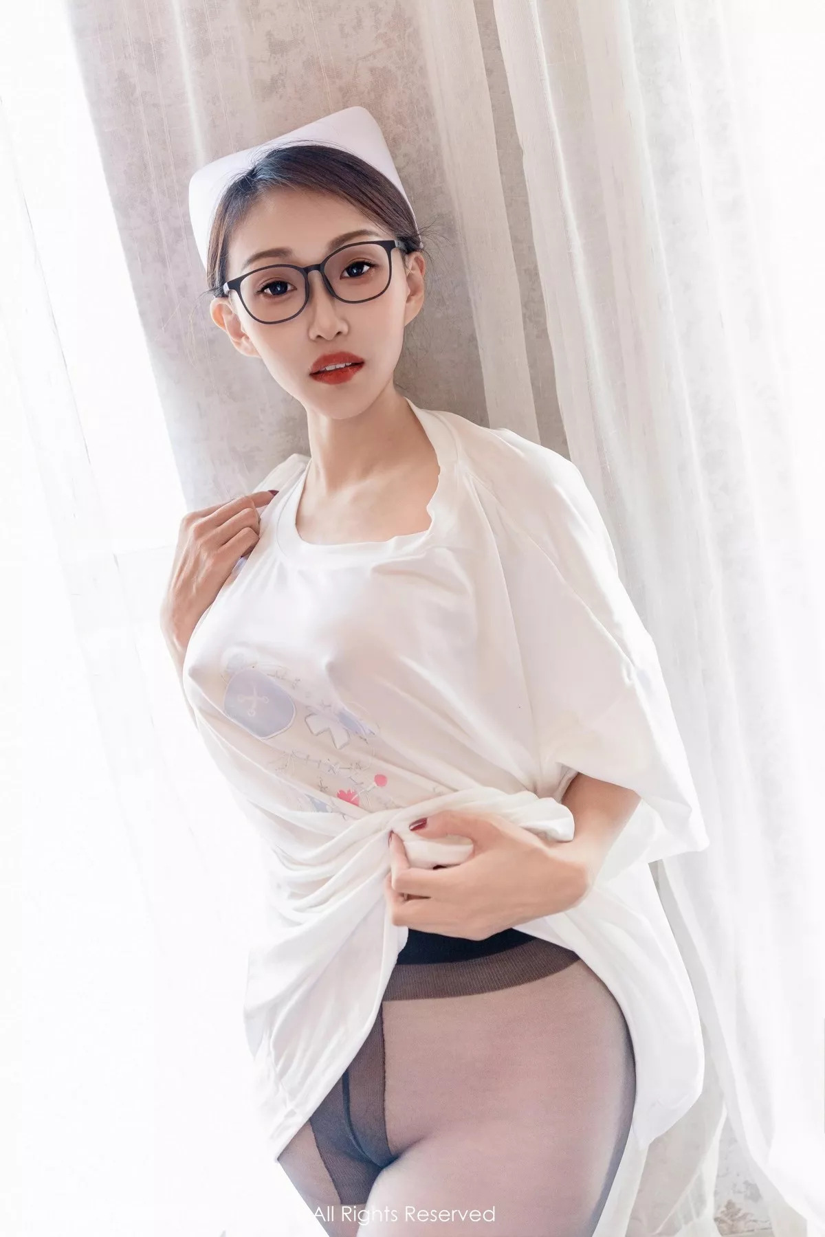 秀人集.com_[XiuRen秀人网]No.6971_模特妖-Baby性感白色护士服饰配超薄黑丝秀完美身材诱惑写真67P