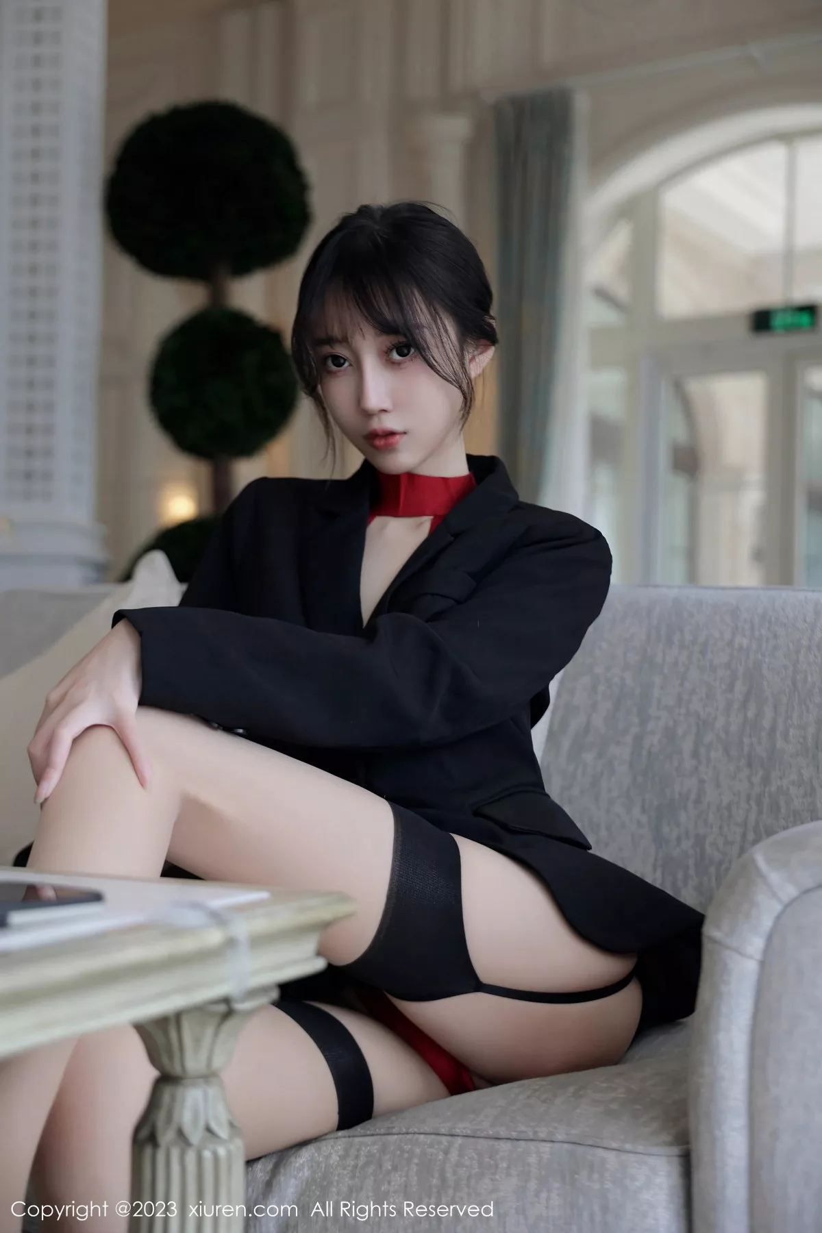 秀人集.com_[XiuRen秀人网]No.7102_模特玥儿玥er脱深色西服露性感红色情趣服配黑丝吊袜诱惑写真63P