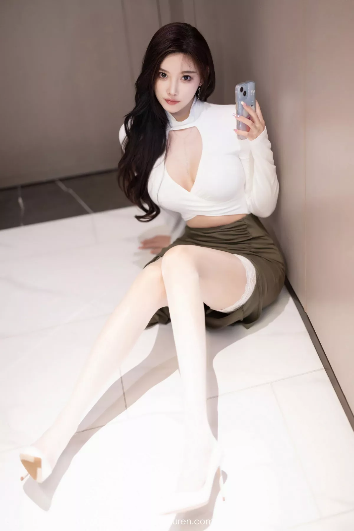 秀人集.com_[XiaoYu画语界]Vol.1080_女神杨晨晨Yome性感白色上衣露黑色薄纱轻透情趣内衣诱惑写真85P