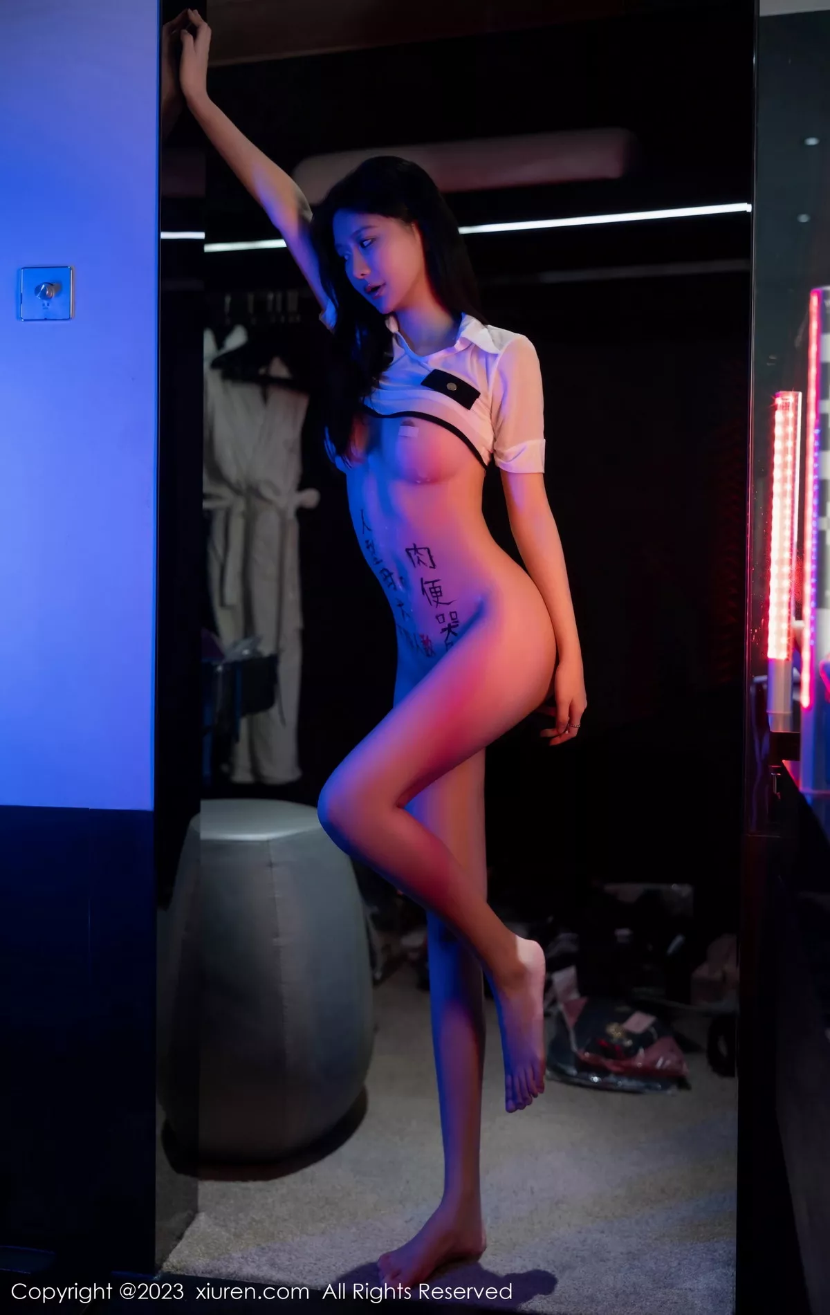 秀人集.com_[XiuRen秀人网]No.7159_模特幼幼性感白色上衣配黑色长裤露丁字裤秀翘臀美腿诱惑写真83P