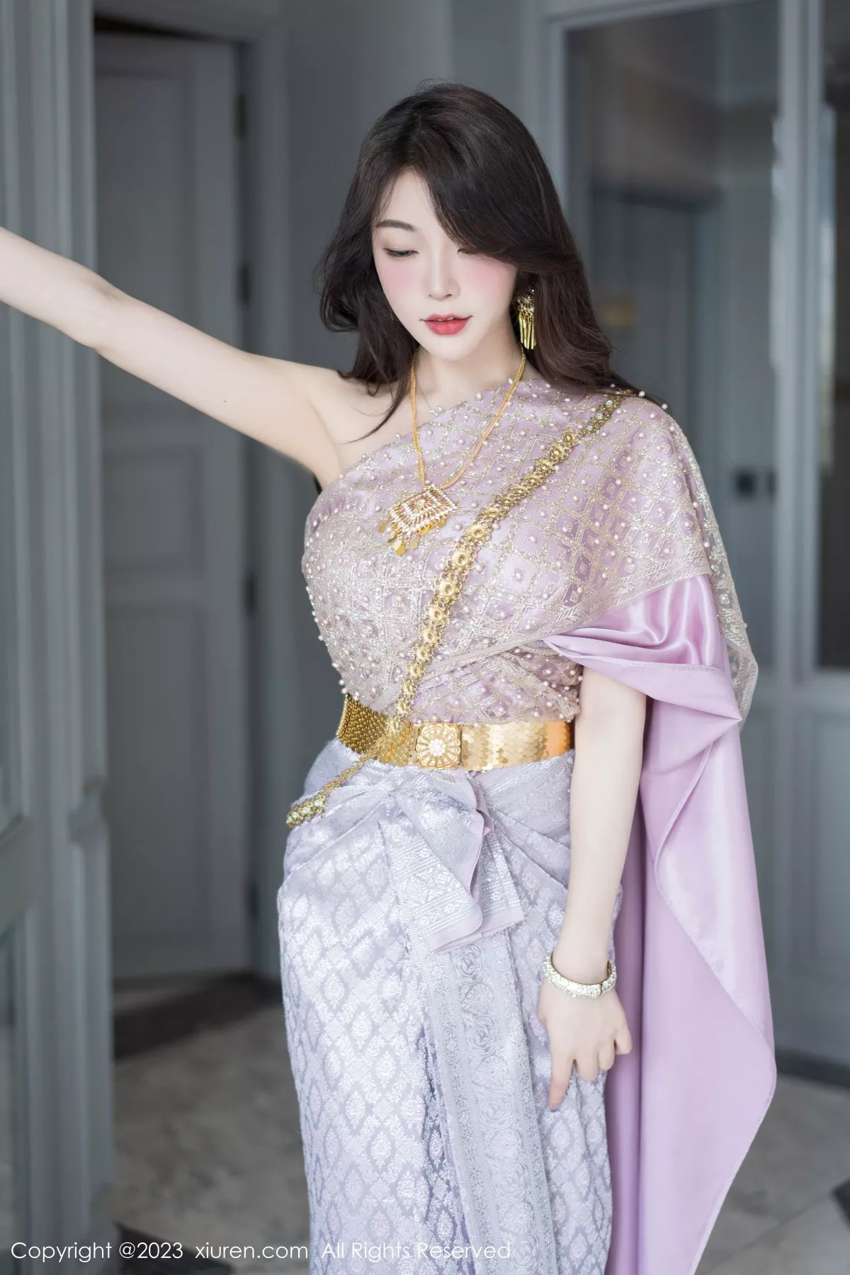 秀人集.com_[XiuRen秀人网]No.7164_女神徐莉芝Booty户外性感暖灰色服饰半脱秀曼妙身姿诱惑写真66P