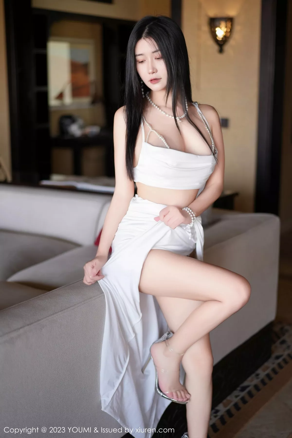 秀人集.com_[YouMi尤蜜荟]Vol.971_模特laura阿姣性感白色上衣配长裙露链式情趣内衣惹火诱惑写真79P