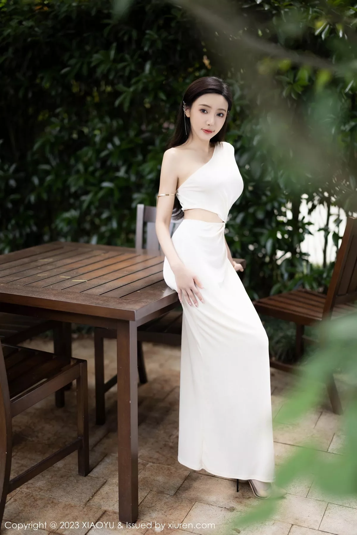 秀人集.com_[XiaoYu画语界]Vol.1082_女神王馨瑶yanni白色连衣裙露黑色情趣内衣秀惹火身材诱惑写真86P