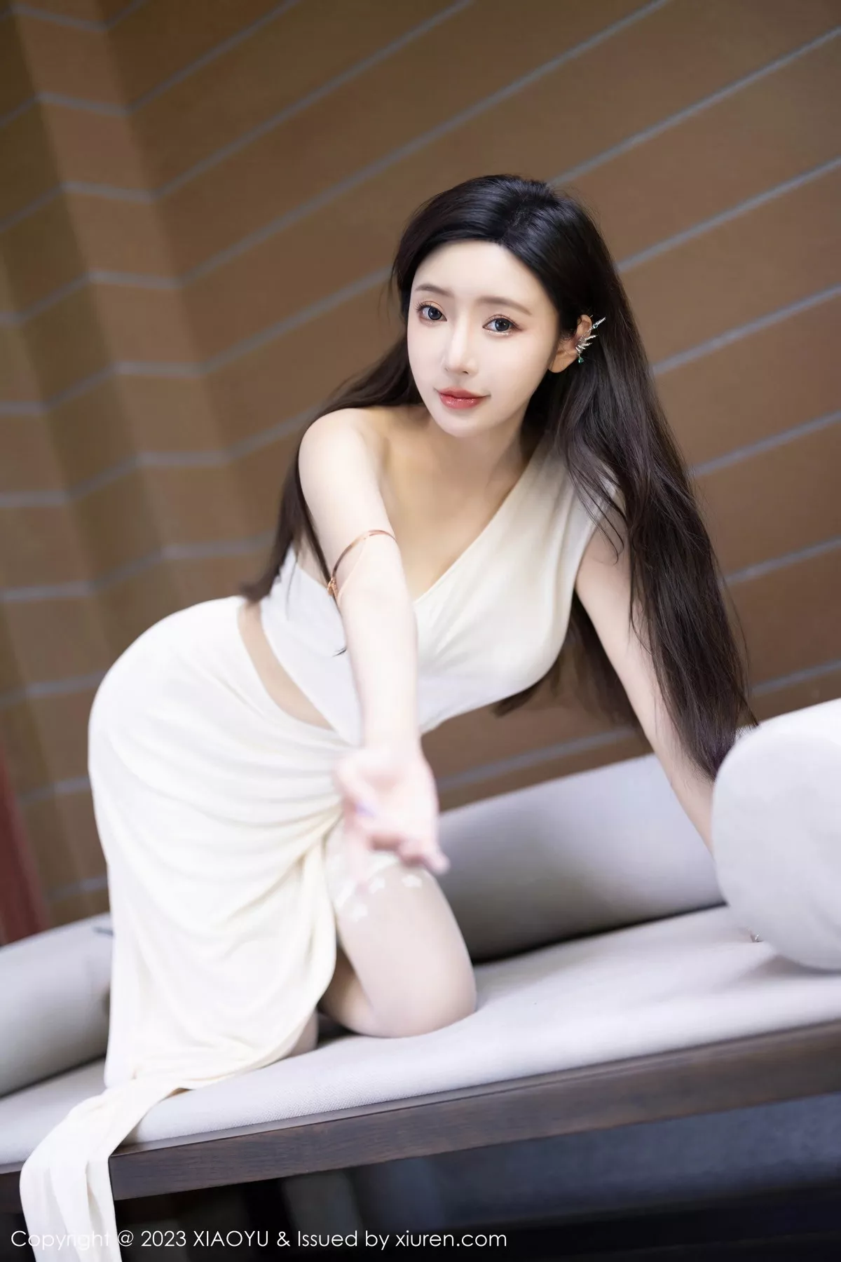 秀人集.com_[XiaoYu画语界]Vol.1082_女神王馨瑶yanni白色连衣裙露黑色情趣内衣秀惹火身材诱惑写真86P