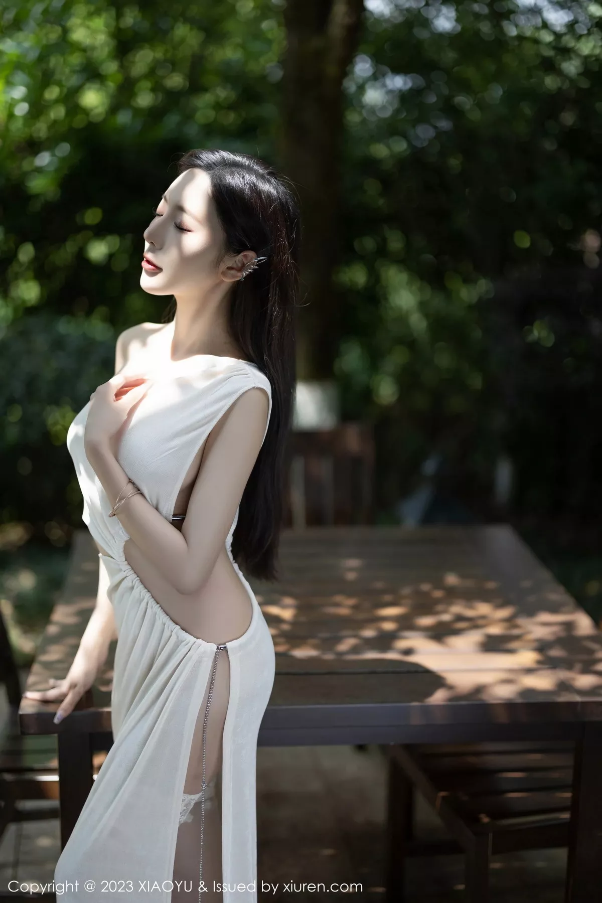 秀人集.com_[XiaoYu画语界]Vol.1082_女神王馨瑶yanni白色连衣裙露黑色情趣内衣秀惹火身材诱惑写真86P