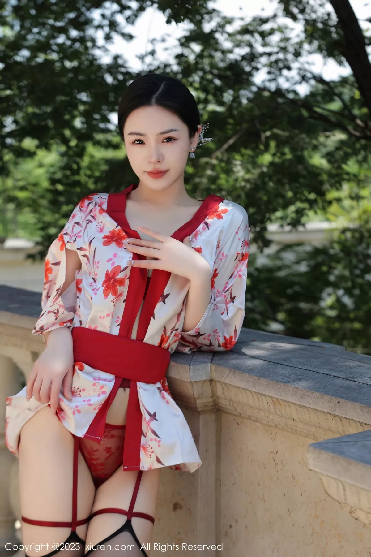 秀人集.com_[XiuRen秀人网]No.7177_模特米粒子脱性感和服露红色蕾丝内衣配黑丝吊袜迷人诱惑写真50P