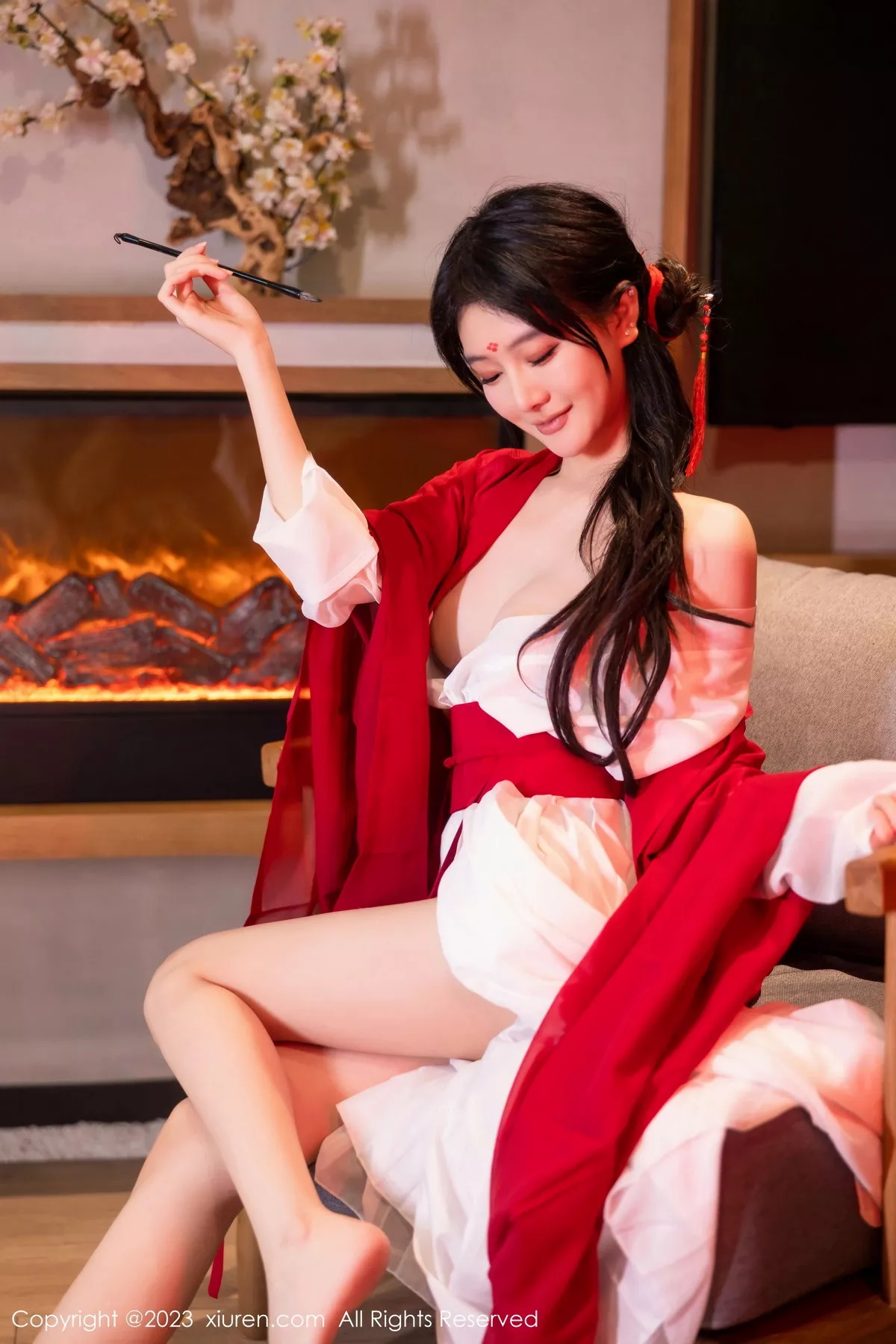 秀人集.com_[XiuRen秀人网]No.7192_模特幼幼私房古风场景性感红色古装服半脱秀完美身材诱惑写真92P