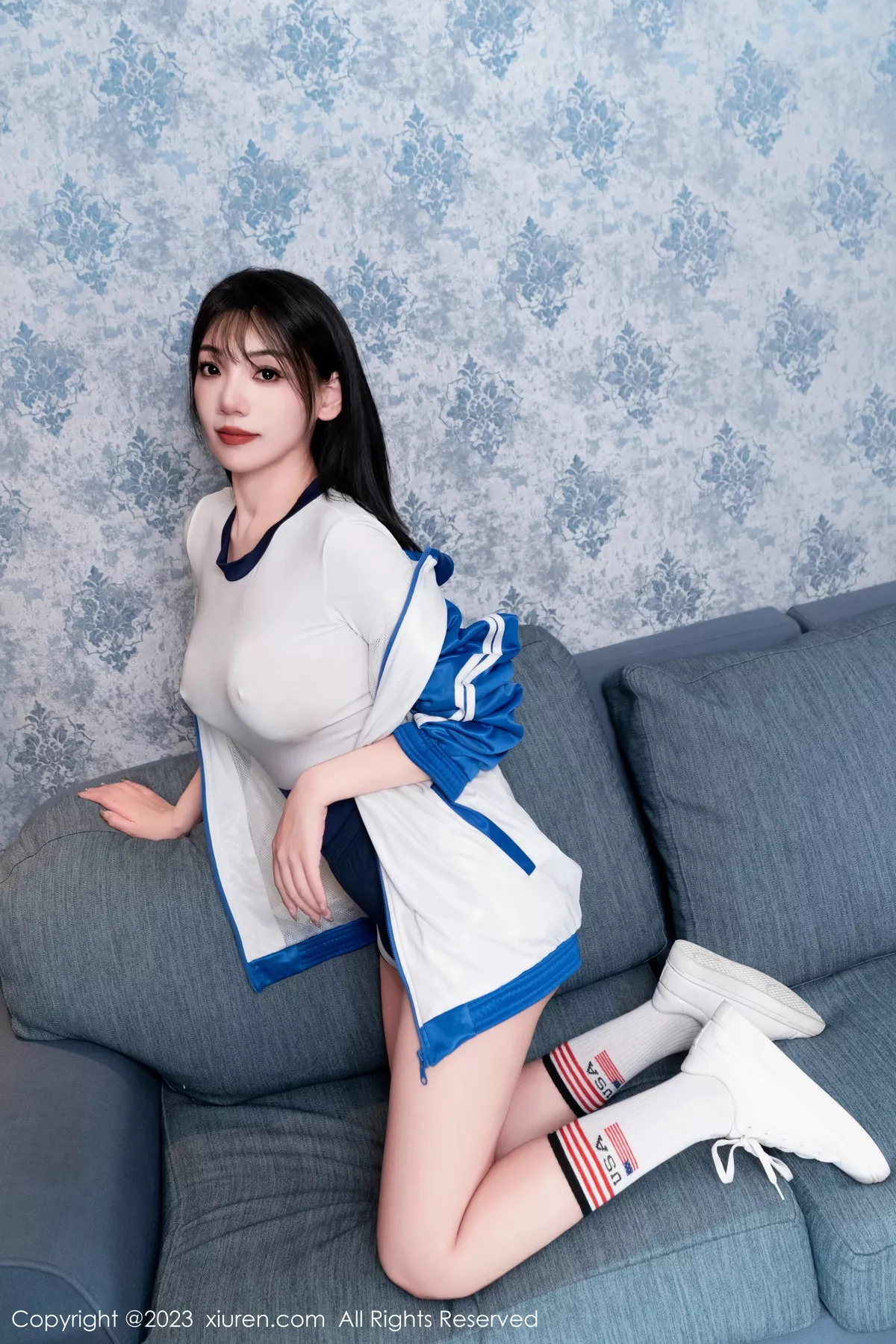 秀人集.com_[XiuRen秀人网]No.7106_模特小泡芙winna脱学生制服露性感死库水秀浑圆翘臀诱惑写真59P