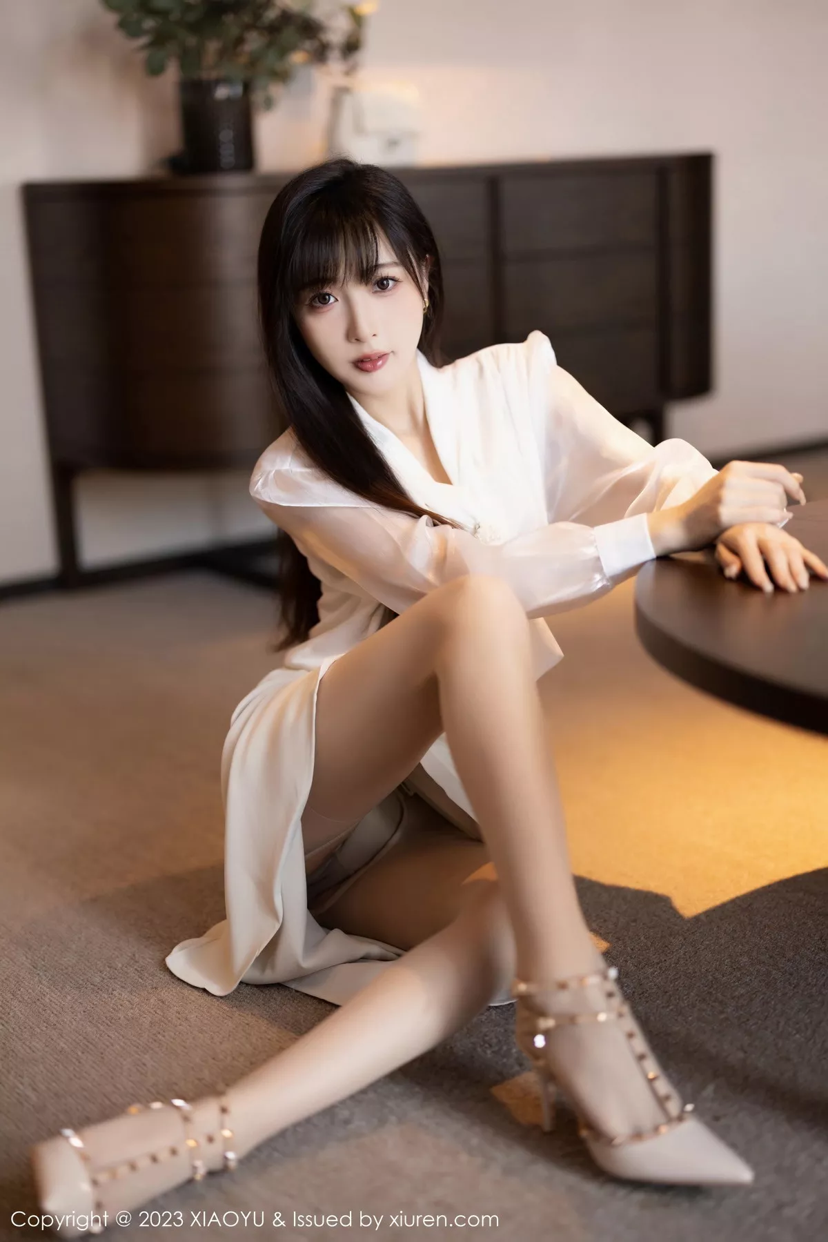 秀人集.com_[XiaoYu画语界]Vol.1088_模特林星阑性感白色连衣裙露浅色内衣配超薄肉丝妩媚迷人写真91P