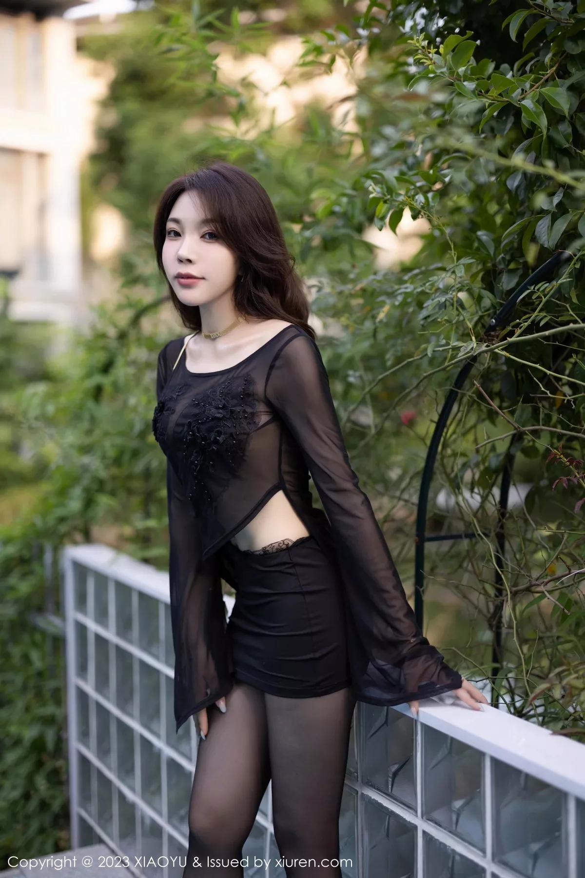 秀人集.com_[XiaoYu画语界]Vol.1089_女神徐莉芝Booty黑色薄纱情趣服配无内黑丝秀曼妙身姿诱惑写真83P