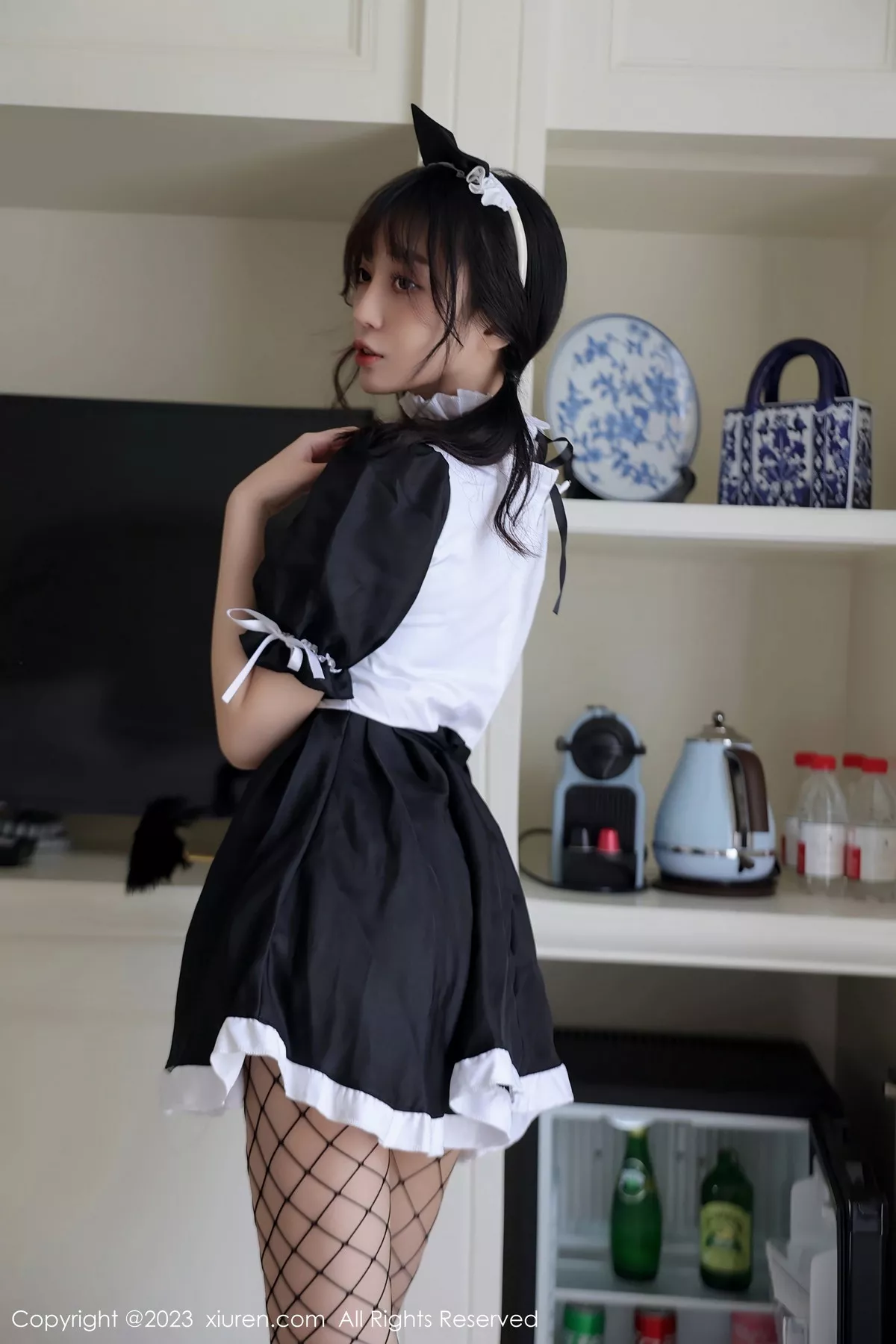 秀人集.com_[XiuRen秀人网]No.7217_模特玥儿玥er黑白色女仆服露性感薄透内衣秀完美身材诱惑写真75P